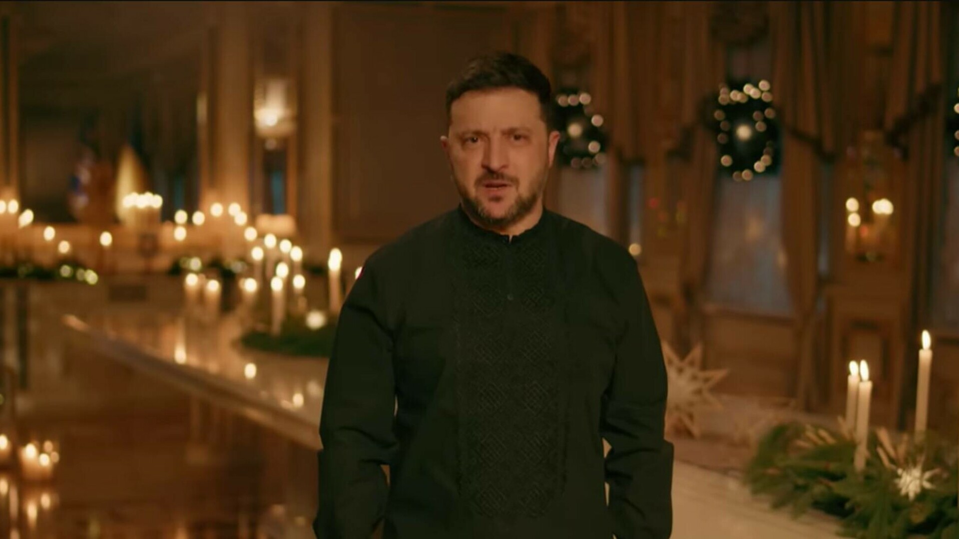 Ucrainenii petrec al patrulea Crăciun în război, în timp ce rușii își dau cu părerea despre 2026. Mesajul lui Zelenski