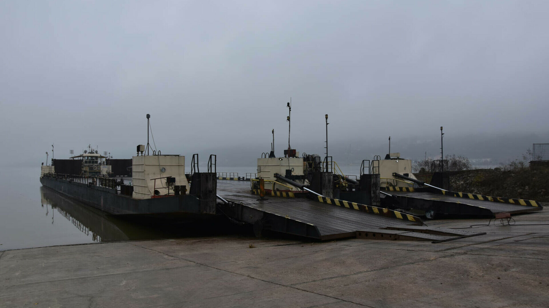 Trafic îngreunat spre Bulgaria din cauza vremii. Trecerea cu bacul pe la Bechet, suspendată temporar