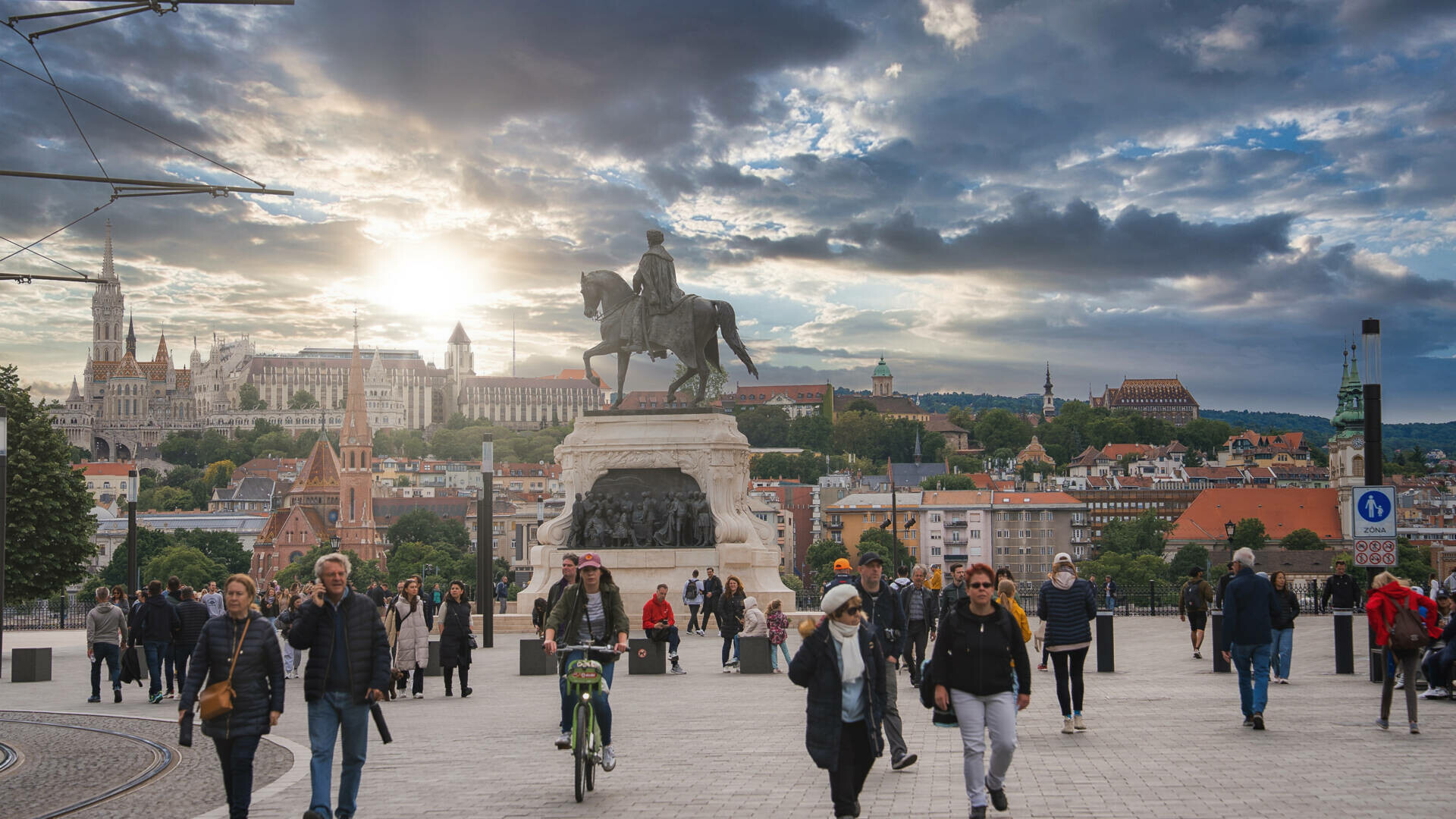 budapesta, oameni pe strada