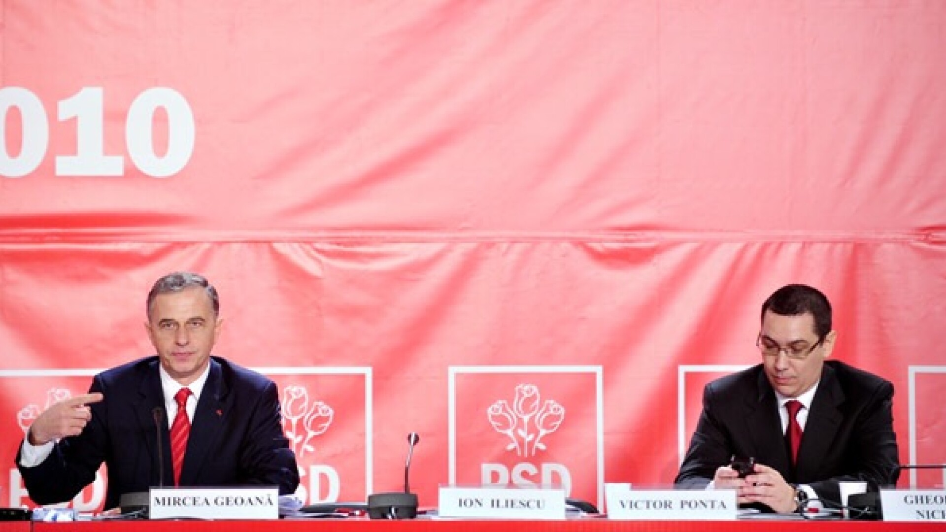 Mircea Geoana si Victor Ponta la Congresul PSD