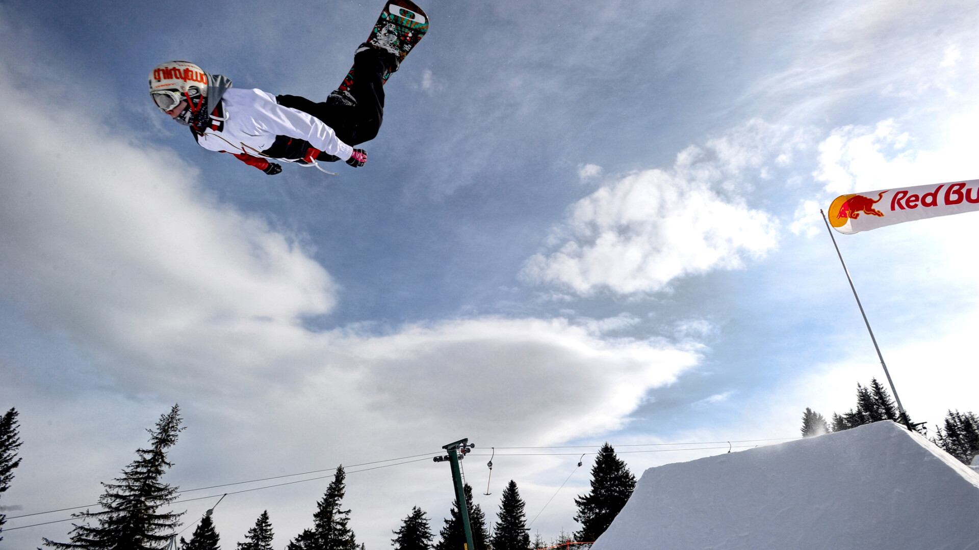 Distractie la Paltinis. Incepe Campionatul National de Freestyle pentru schiori si snowboarderi