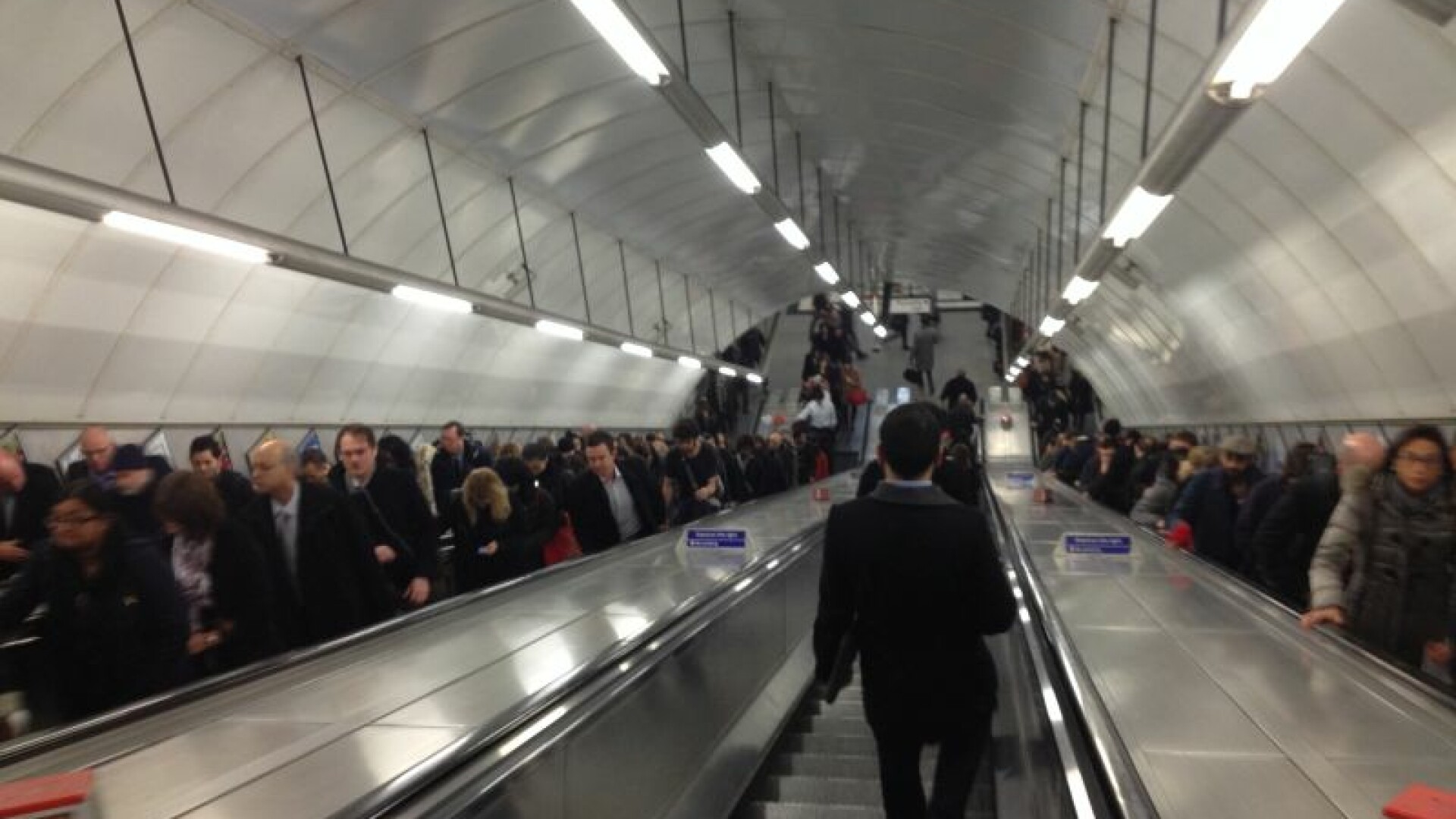 scari metrou Londra