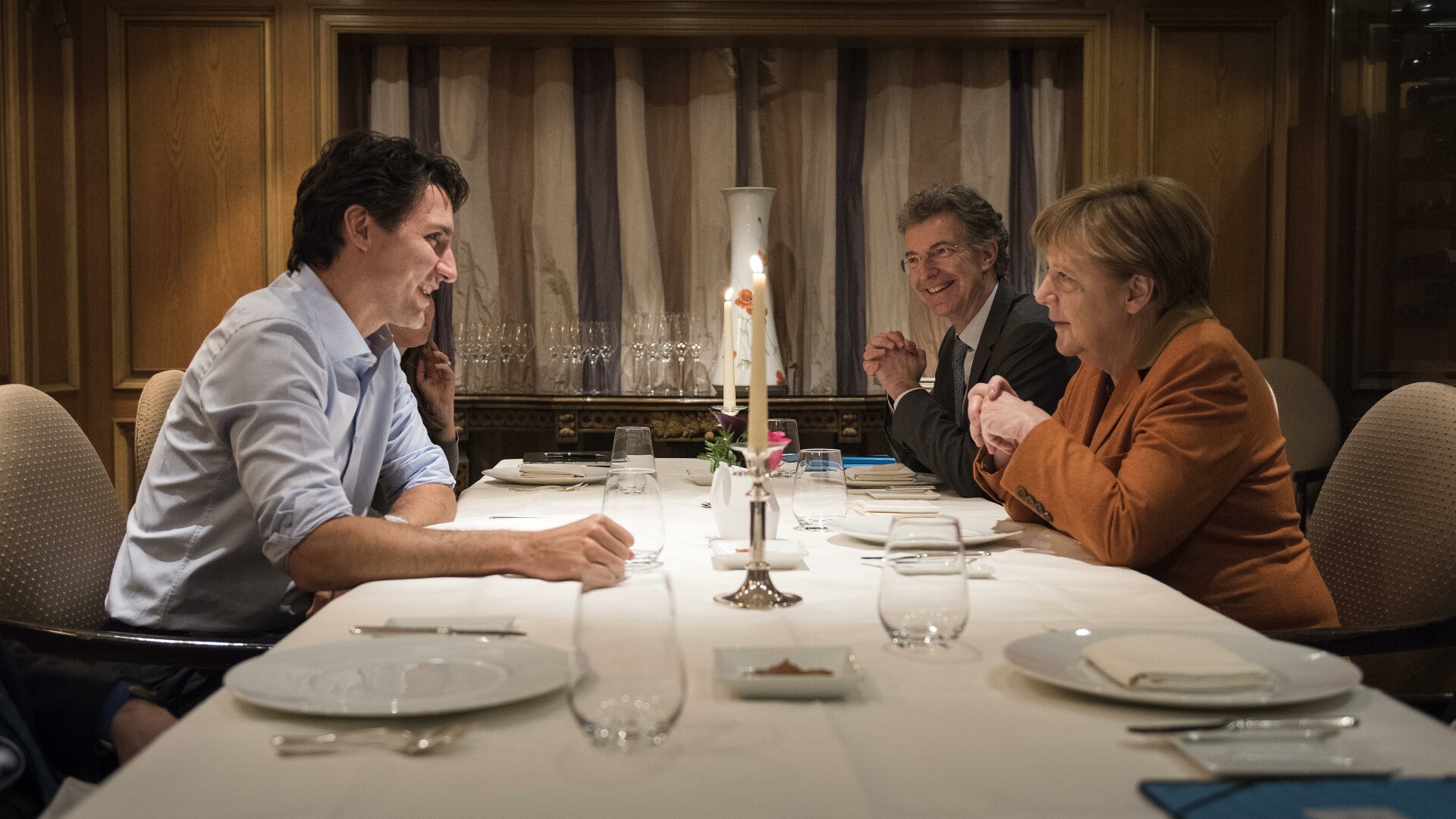 Justin Trudeau si Angela Merkel - Getty
