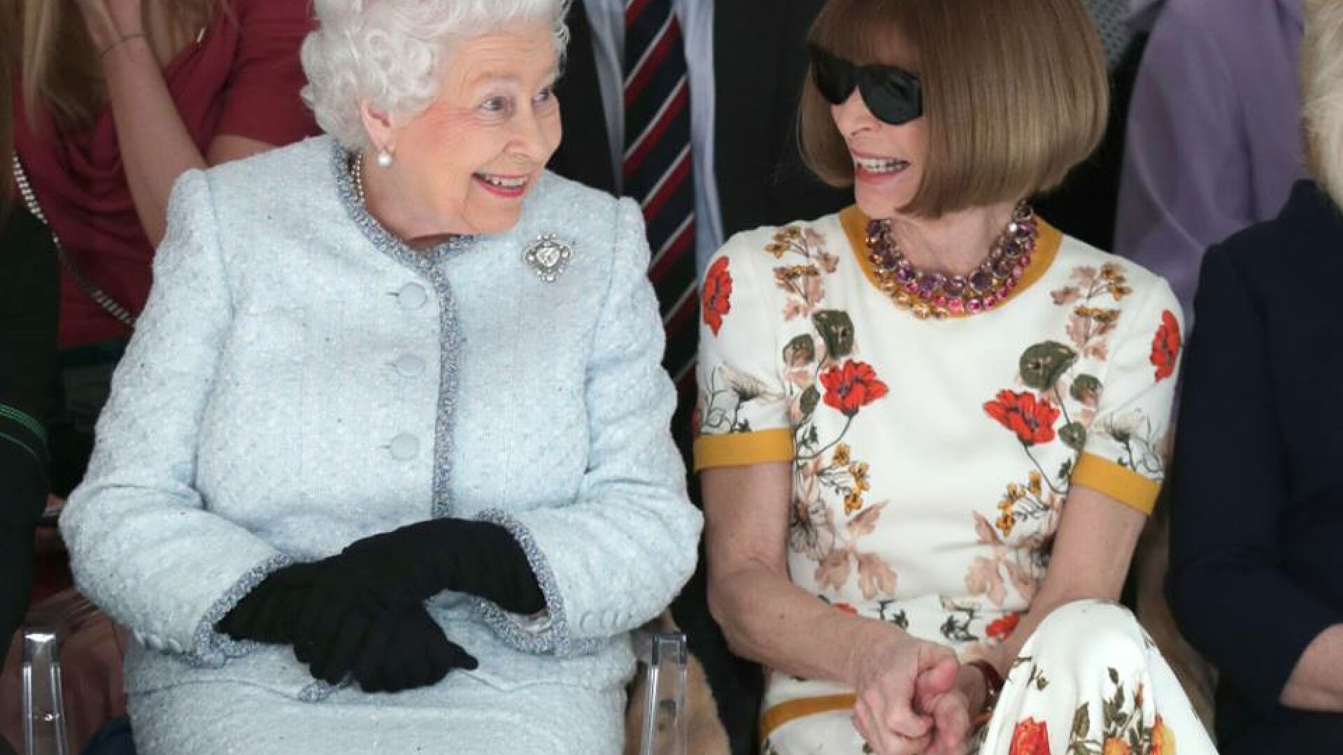 Regina Elisabeta, alături de Anna Wintour, la Săptămâna Modei de la Londra