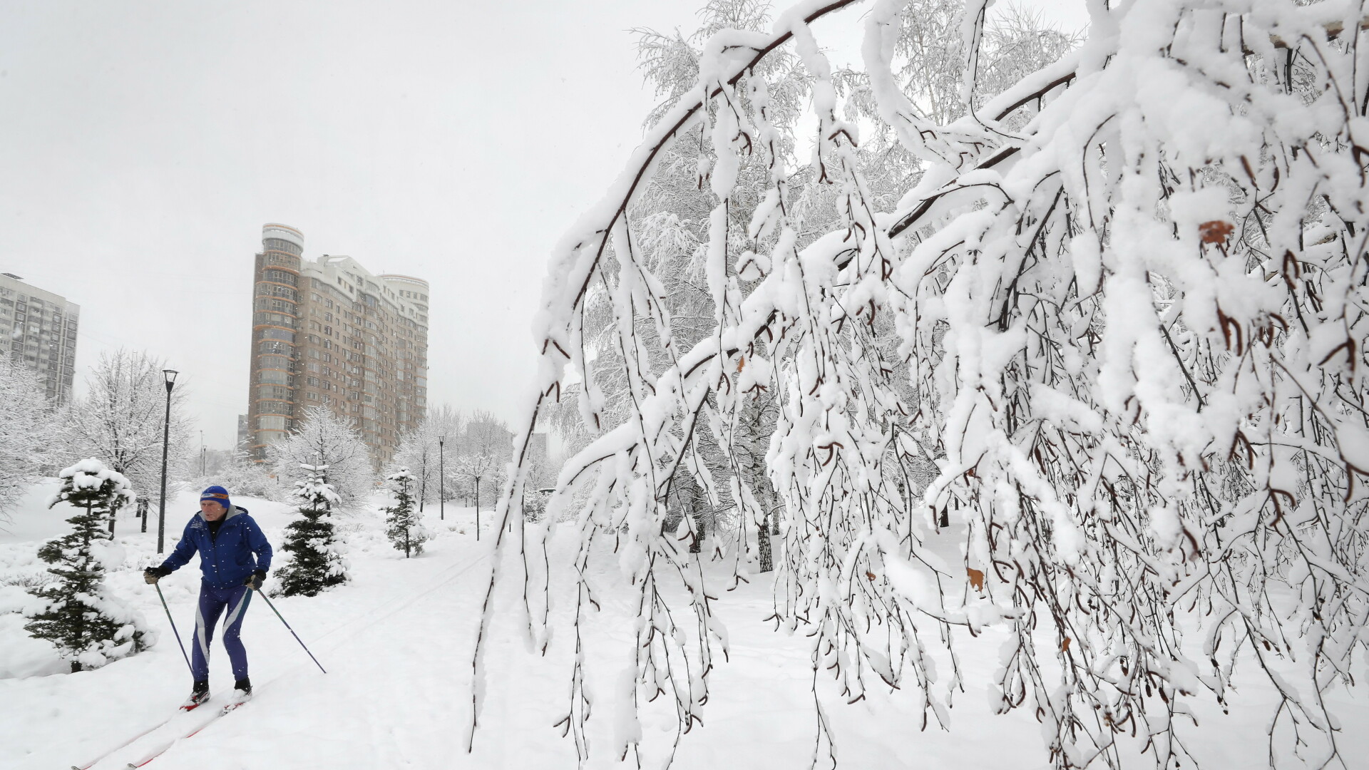 Căderi de zăpadă record la Moscova. Zeci de zboruri au fost anulate