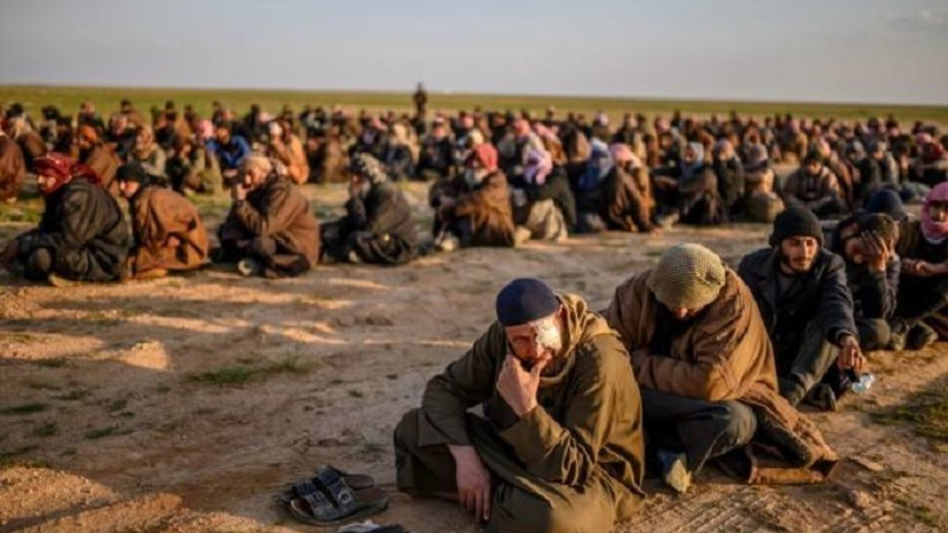 Luptătorii ISIS și familiile lor, evacuați din ultima redută jihadistă