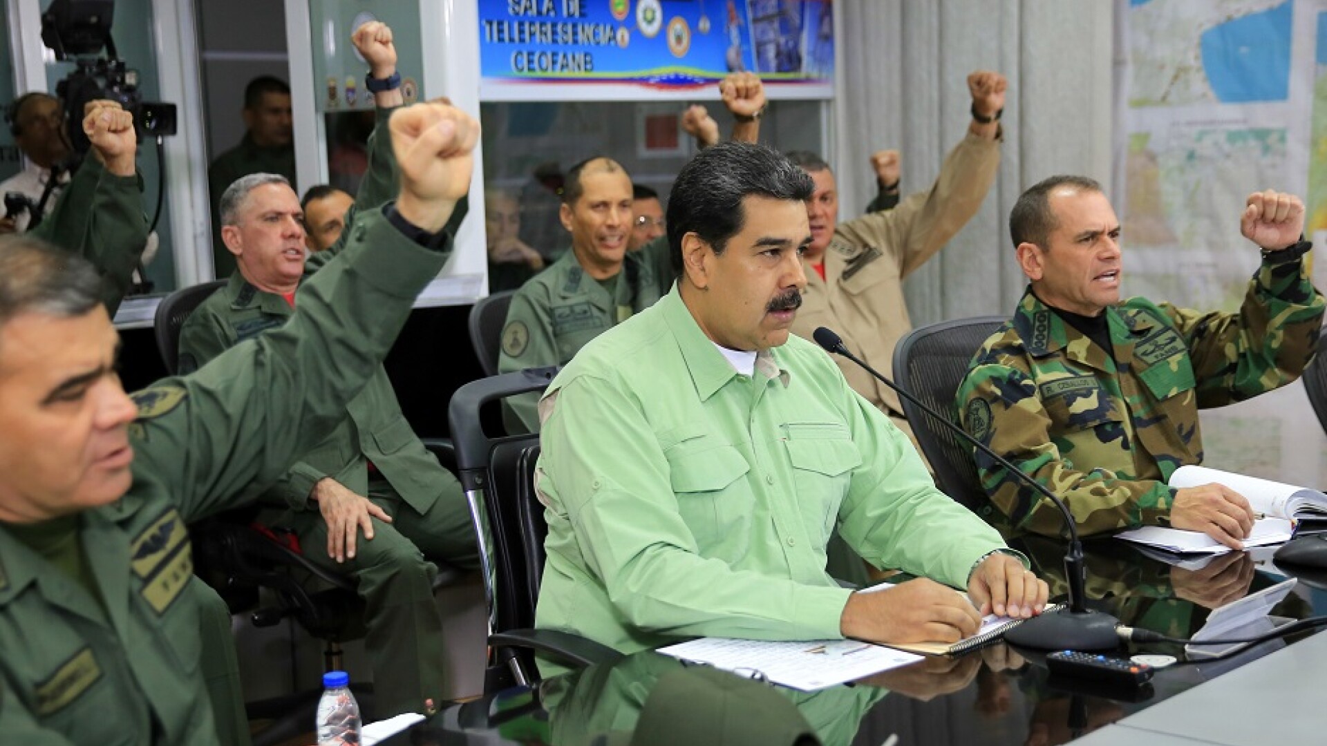 Nicolas Maduro si comandantii armatei din Venezuela