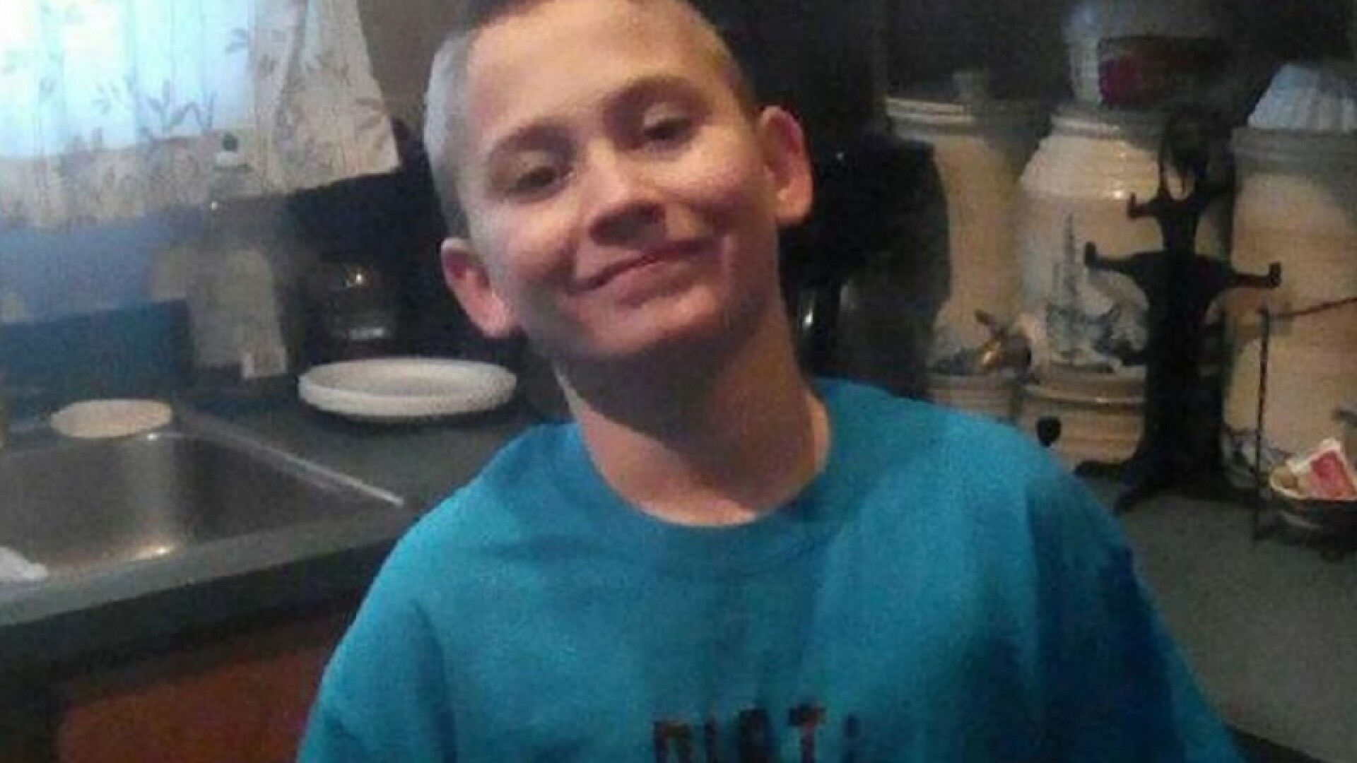 Băiat de 12 ani, găsit mort în casa bunicilor
