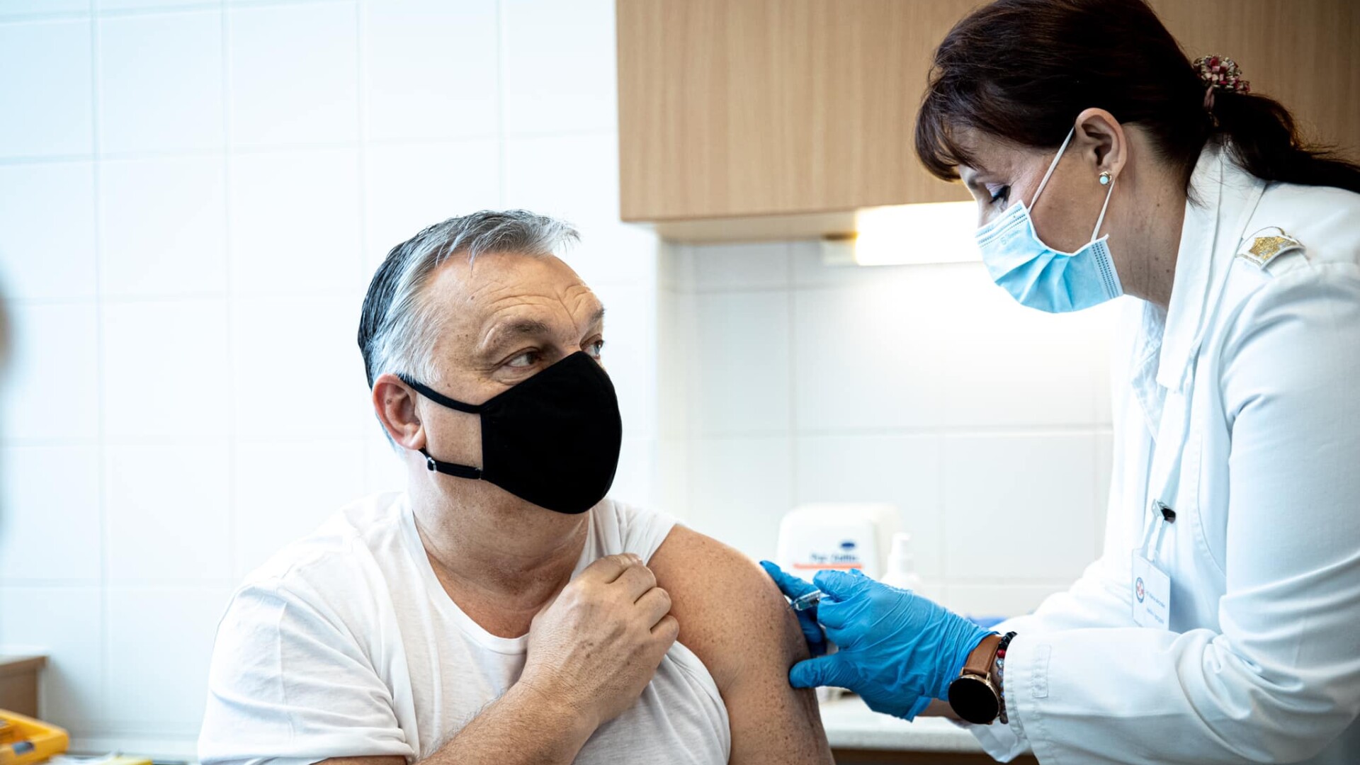 Viktor Orban s-a imunizat anti-Covid cu vaccinul chinezesc Sinopharm. Ce spune că ar merita Comisia Europeană