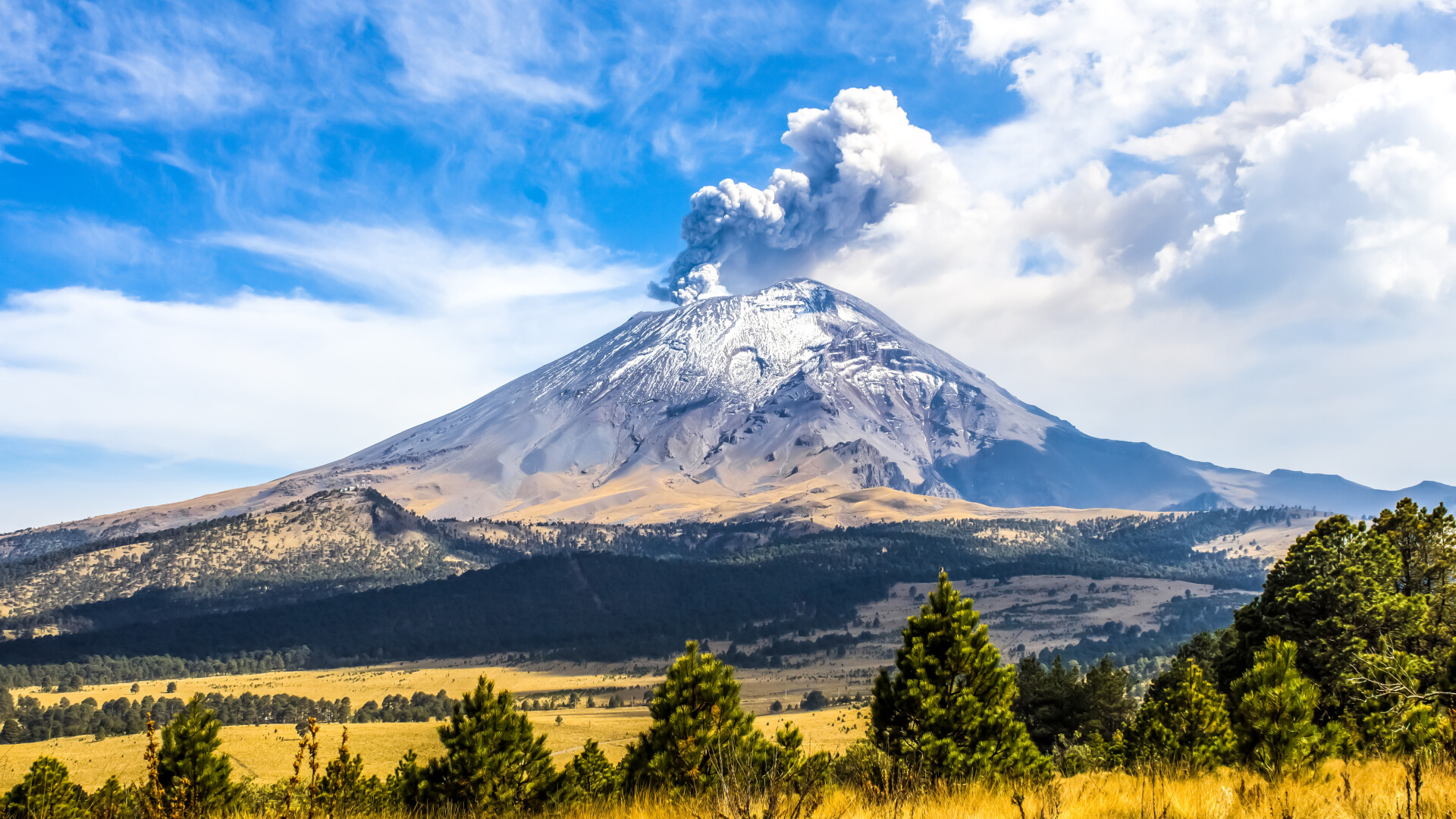 vulcanul Popocatepetl