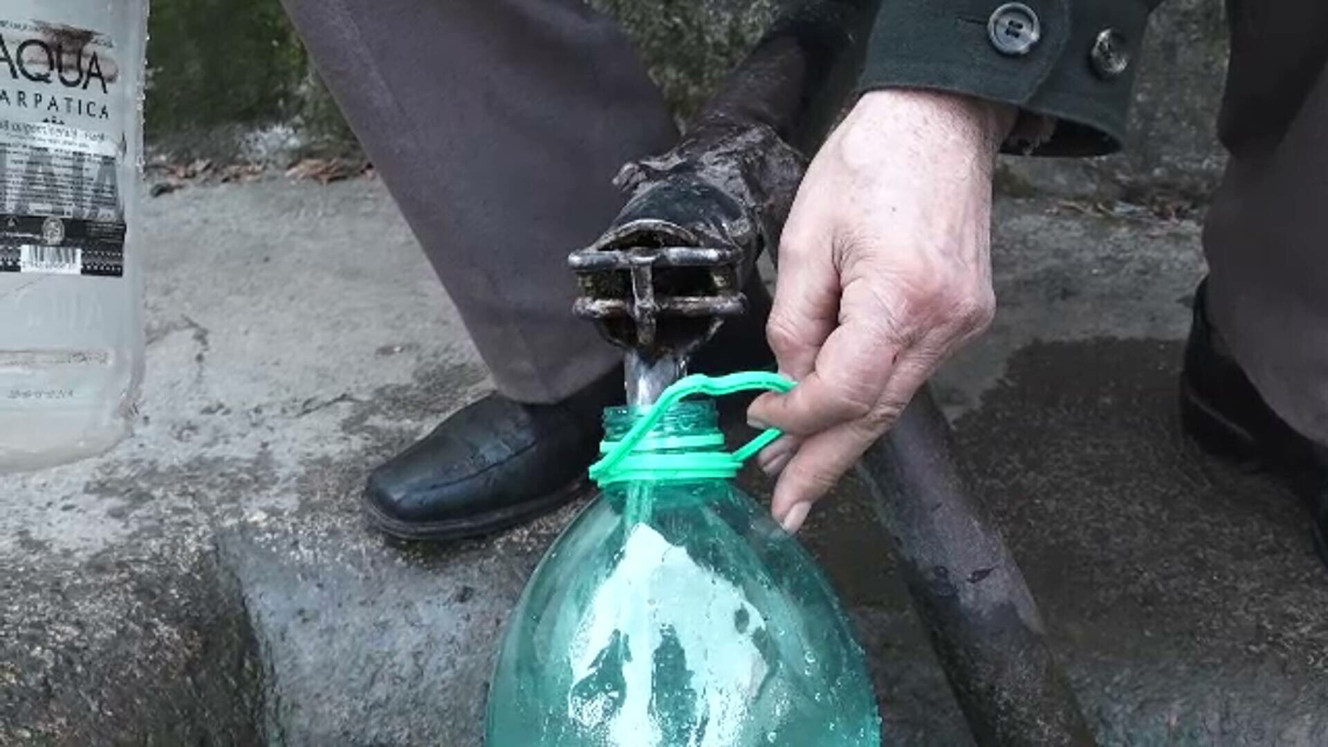 Alertă în 16 localități din Mureș. Concentraţia de sare din apă rămâne ridicată. De unde pot lua oamenii apă potabilă