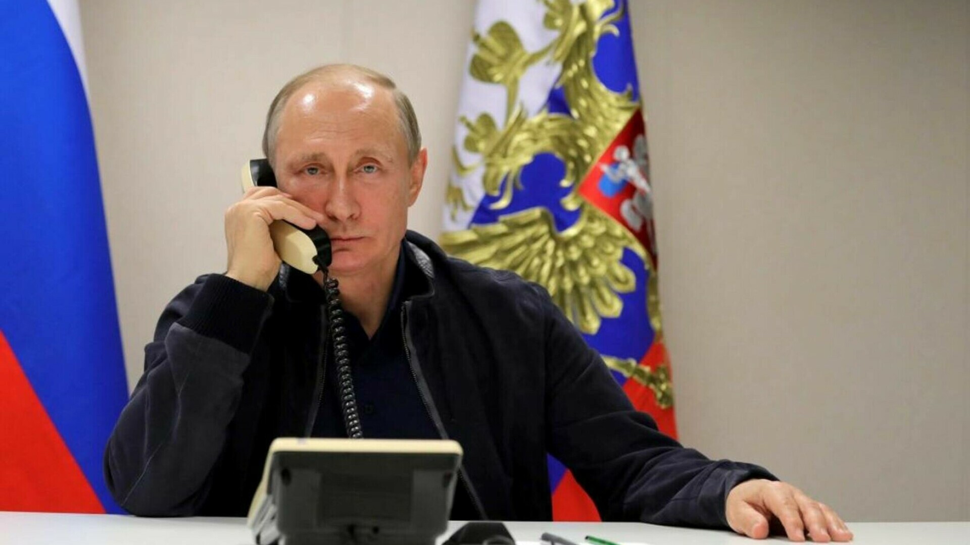 vladimir putin telefon