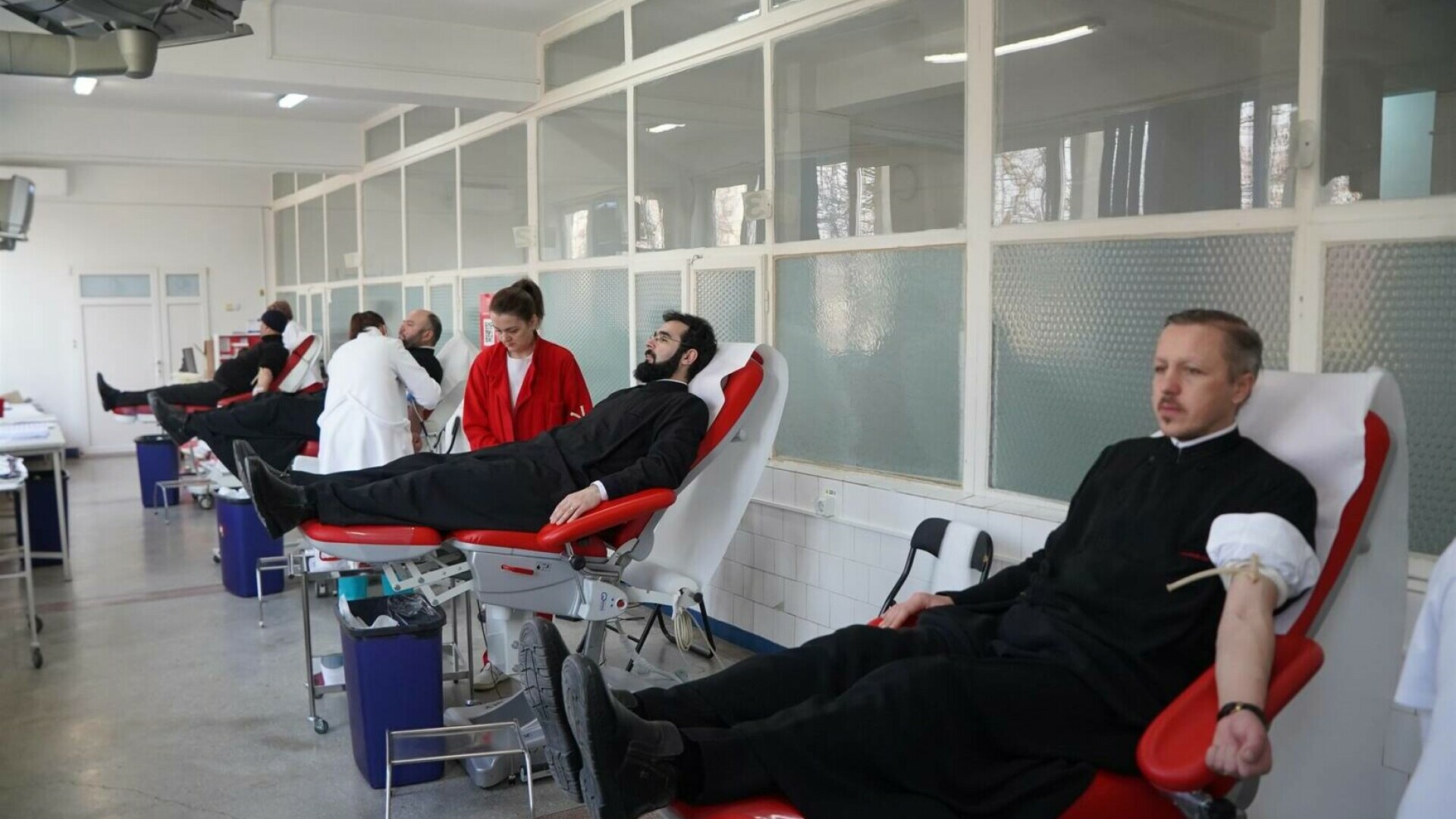 Preoti care doneaza sange