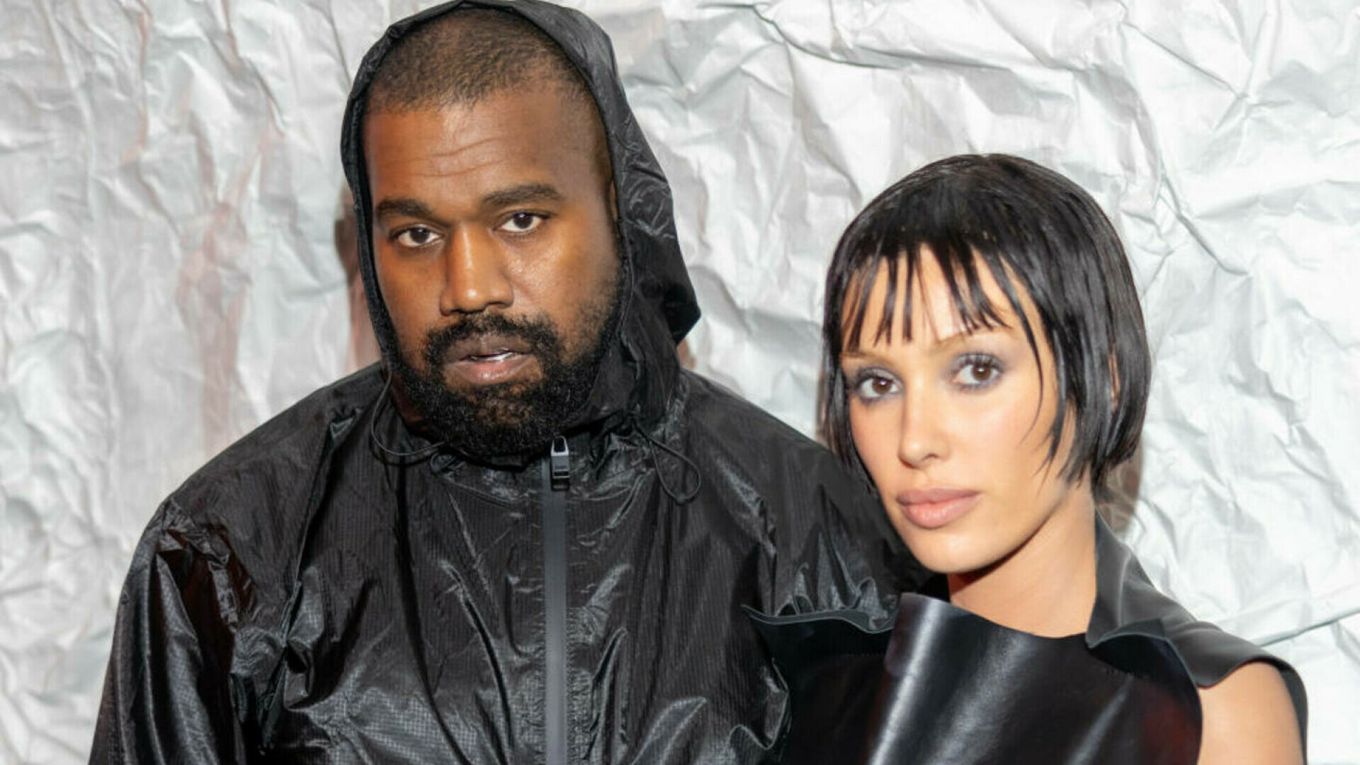 Bianca Censori, apariție îndrăzneață pe străzile din Spania. Cum s-a afișat soția lui Kanye West. GALERIE FOTO
