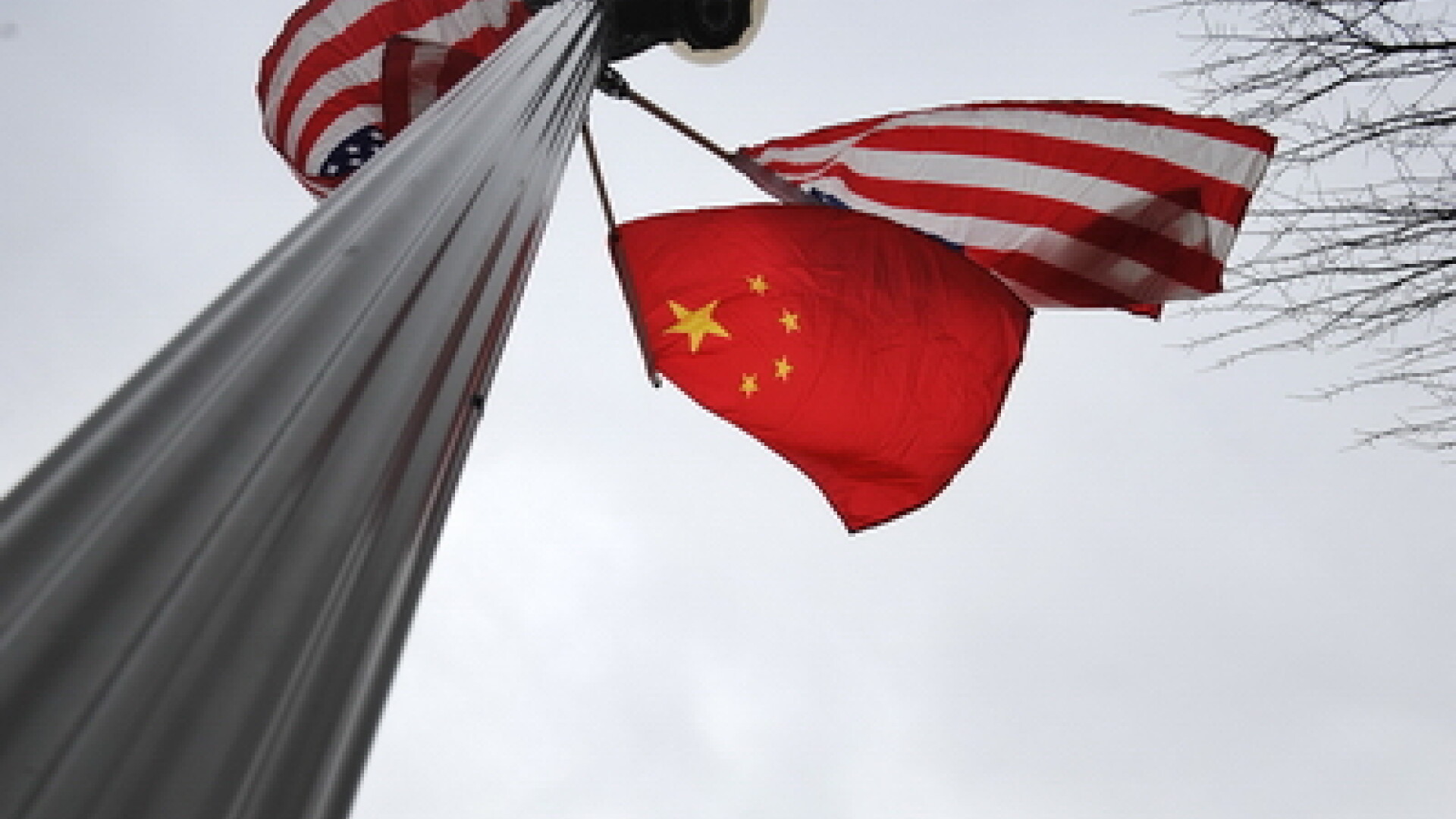 Steagurile SUA si China