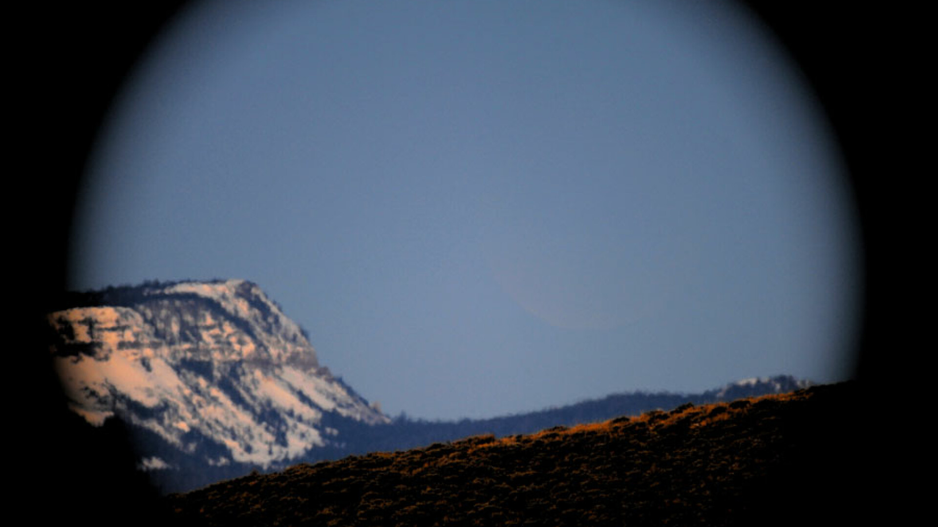 Unde este Luna plina?