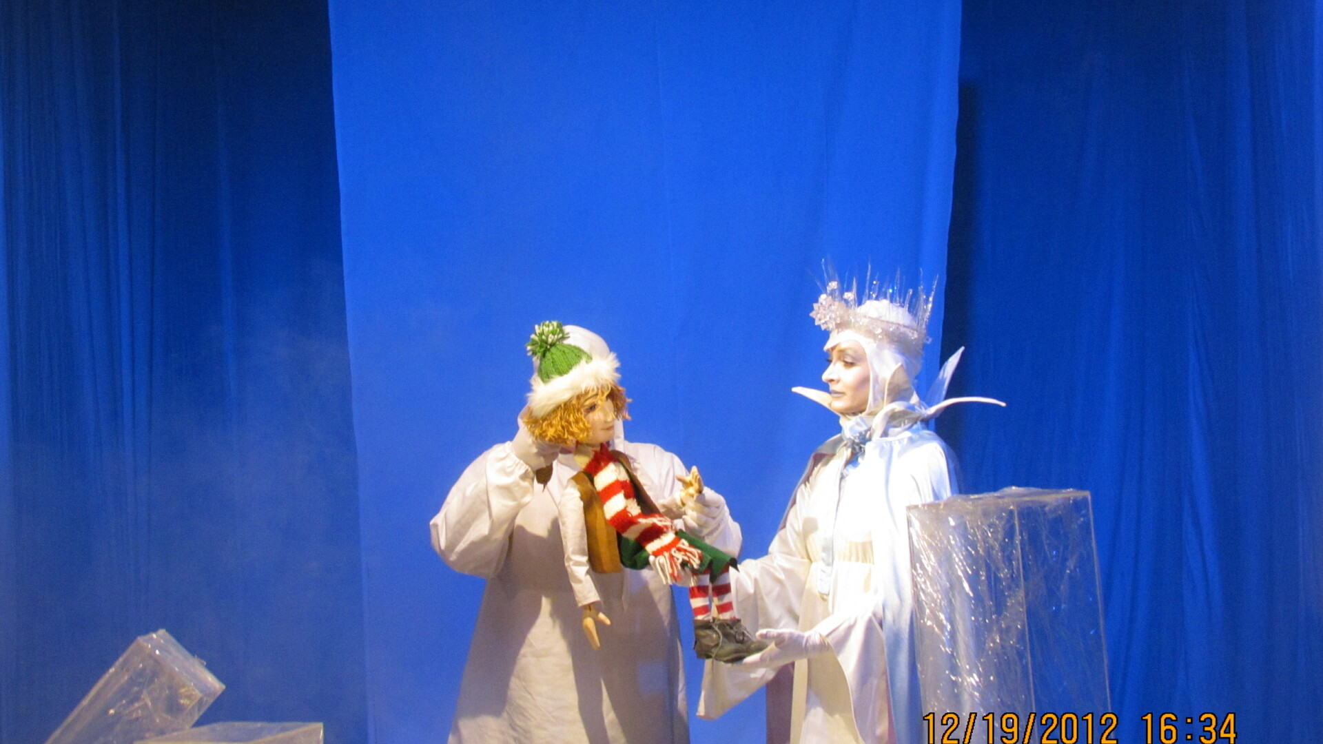 „Craiasa Zapezii” de Hans Christian Andersen, se joaca duminica pe scena Teatrului „Puck” din Cluj-Napoca