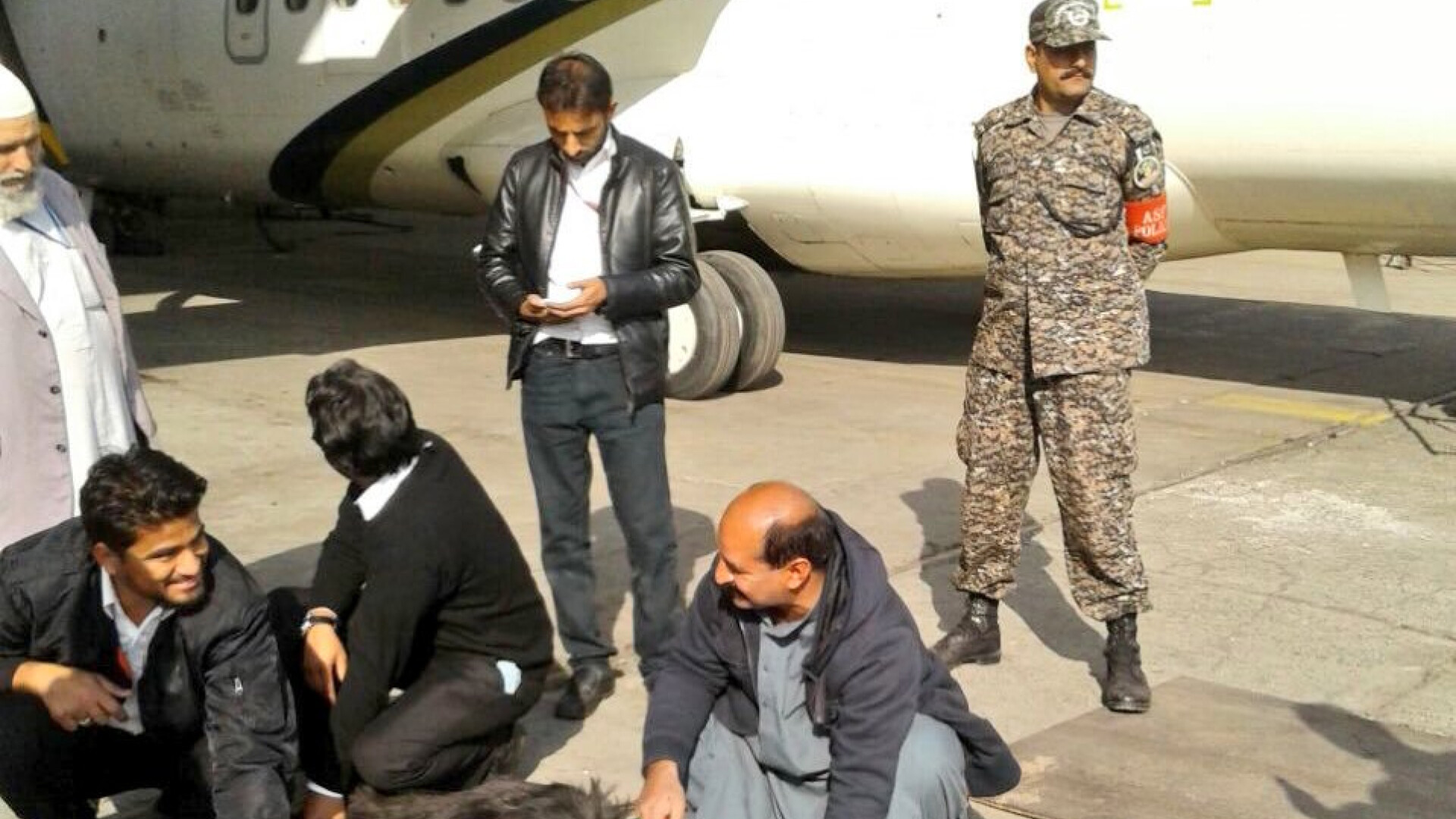 tap sacrificat pe pista aeroportului din Karachi