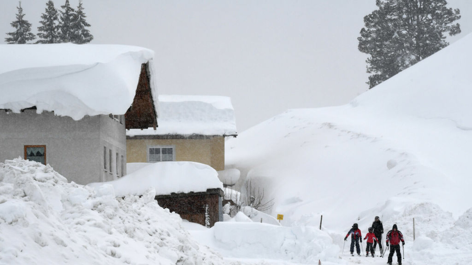 Ninsori puternice în Austria. Zăpada are 3 metri la munte