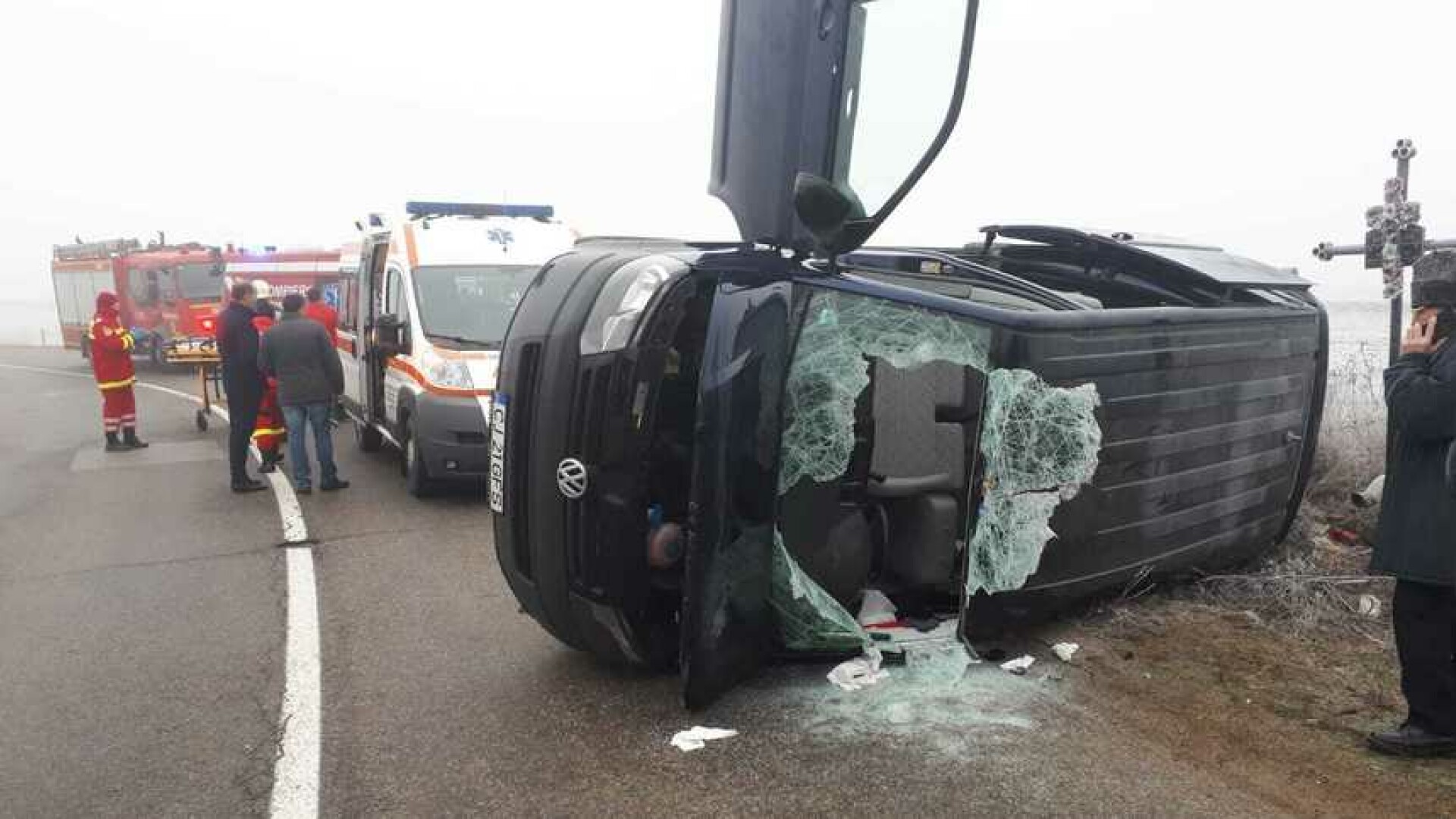 Un microbuz de pasageri s-a răsturnat în Alba