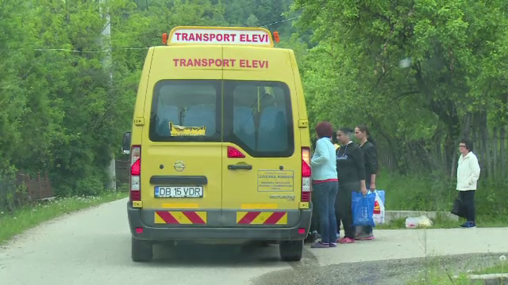 transport elevi