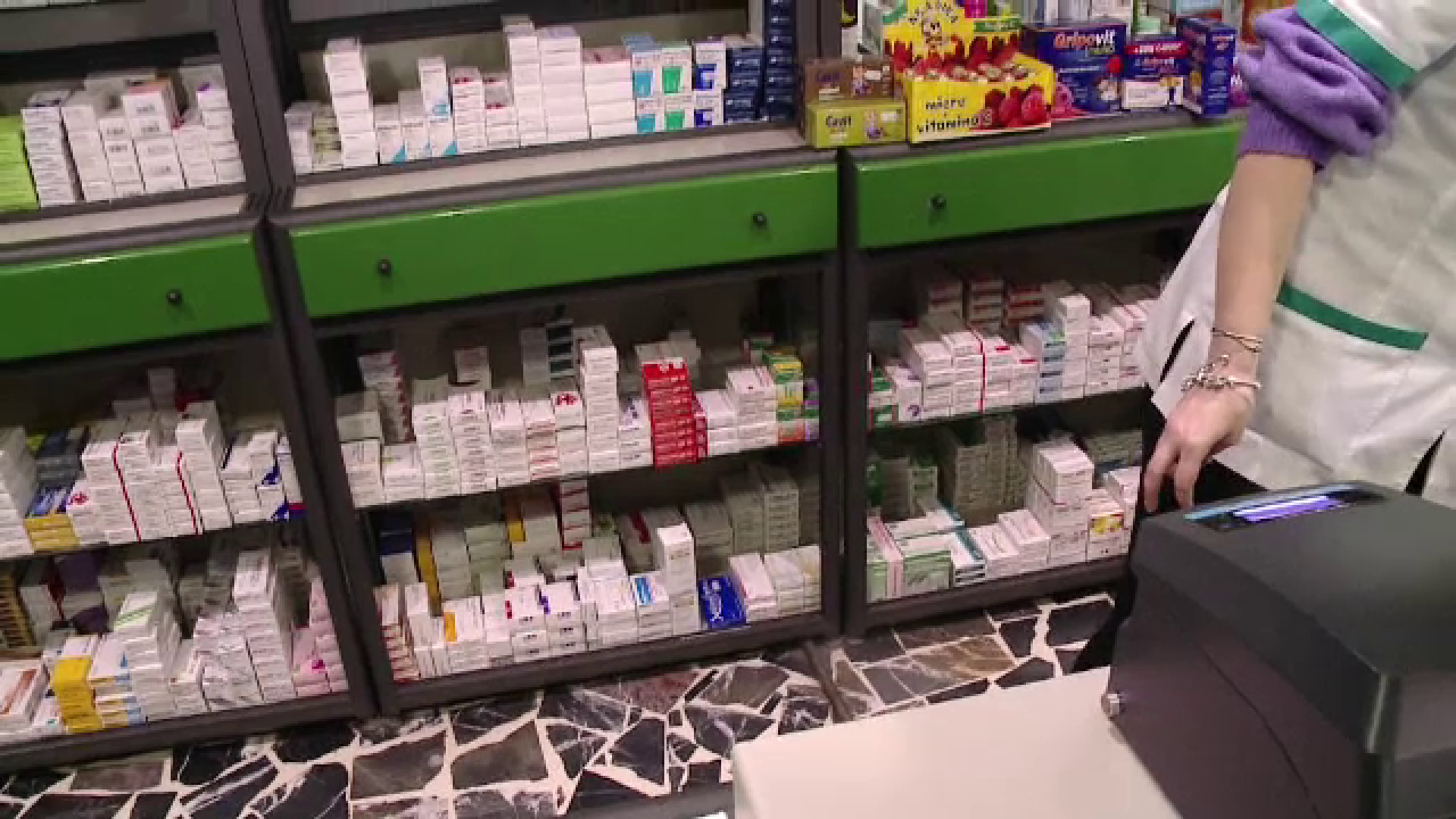 Întârzieri de trei luni la plata medicamentelor compensate către farmacii. Ce făcut ministrul sănătății, Alexandru Rogobete