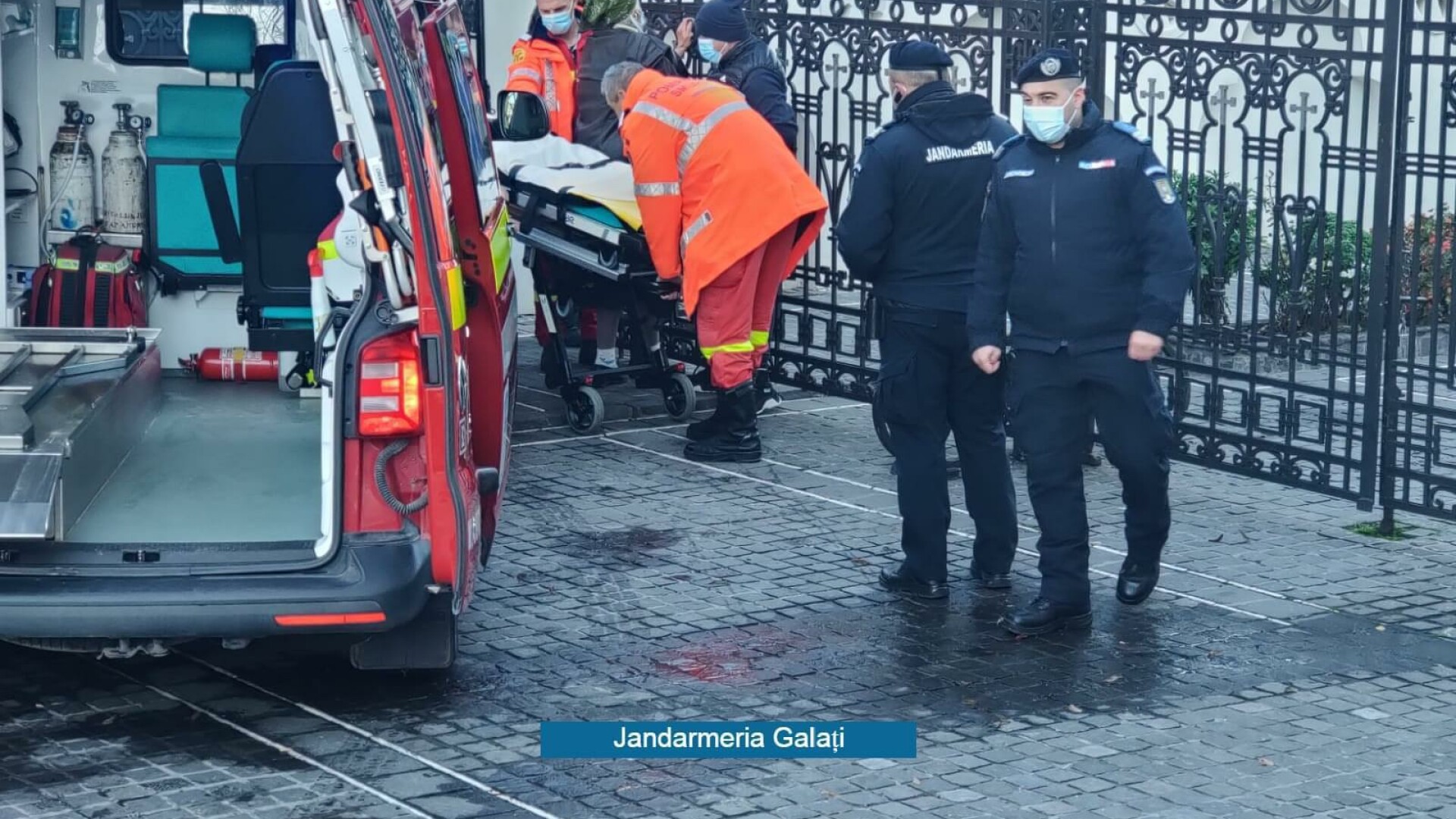 Incident grav la slujba de Bobotează de la Galați. A intervenit SMURD