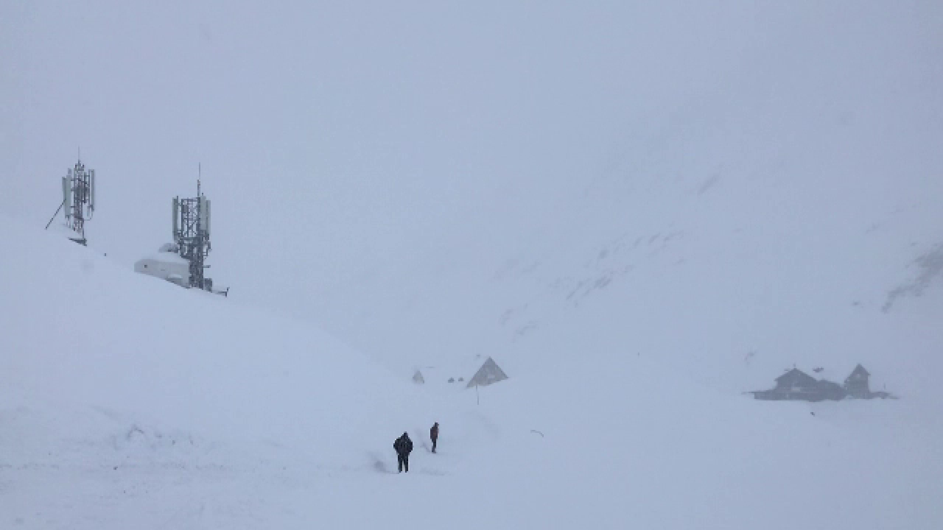 Risc mare de avalanșă în munții Făgăraș. Recomandările salvamontiștilor