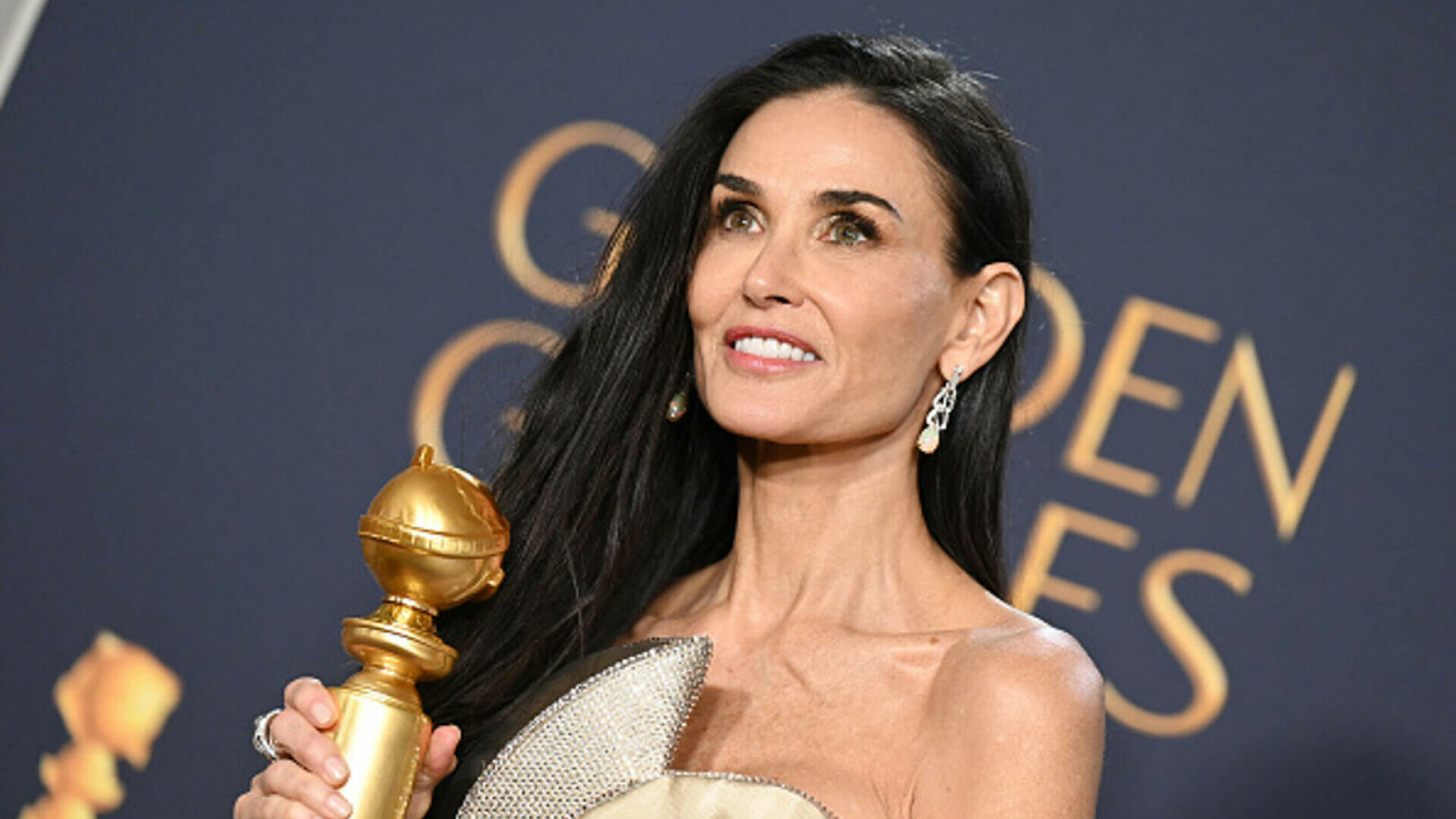 Demi Moore globurile de aur 2025