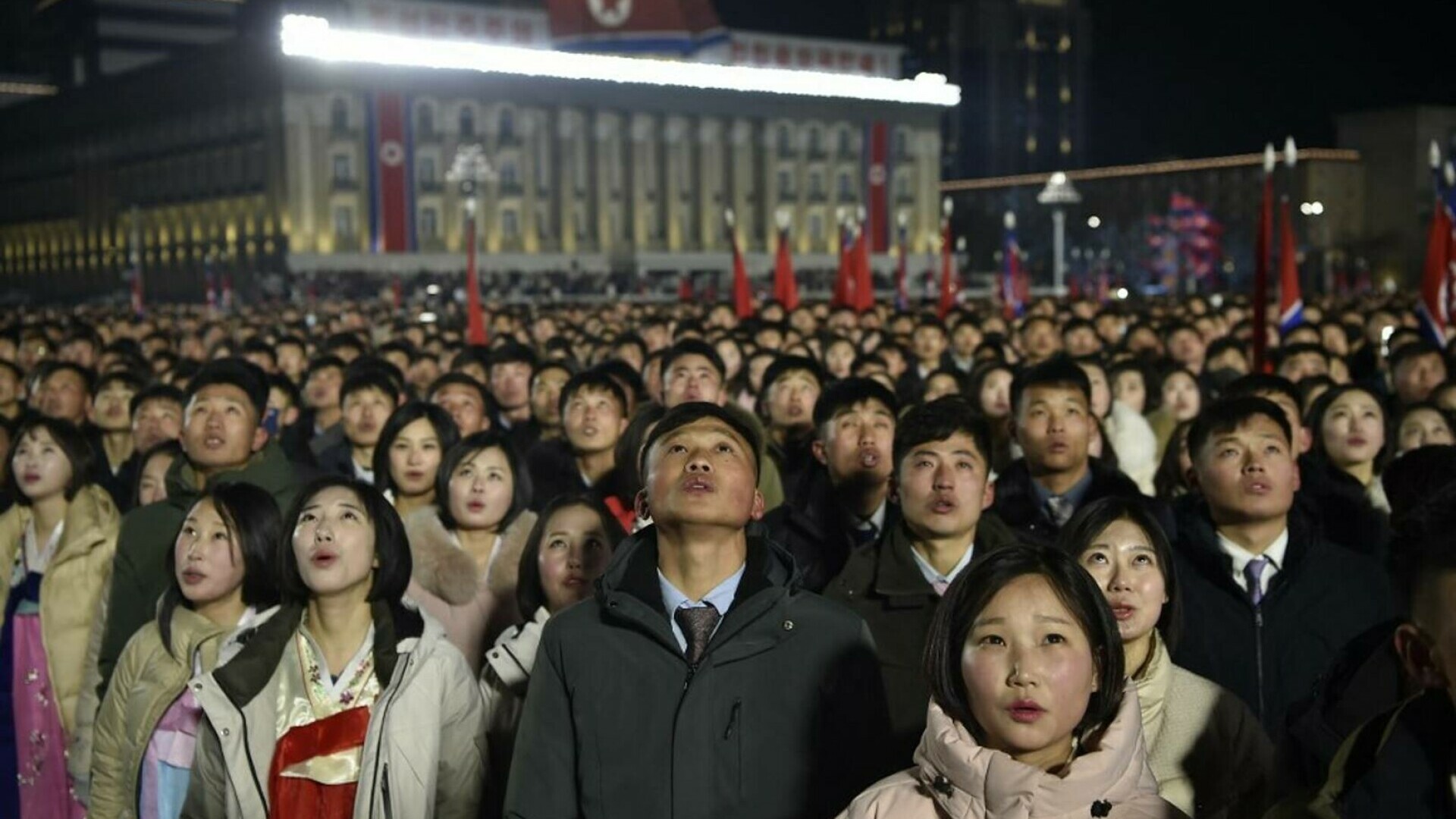 Cum a arătat Revelionul în Coreea de Nord. Supușii lui Kim Jong-Un au ieșit pe străzi în Phenian | GALERIE FOTO