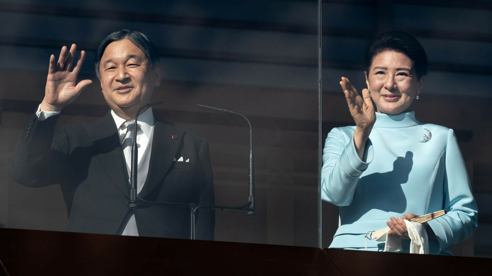 Un tânăr s-a dezbrăcat complet și a început să urle în fața împăratului Japoniei în timpul discursului de Anul Nou