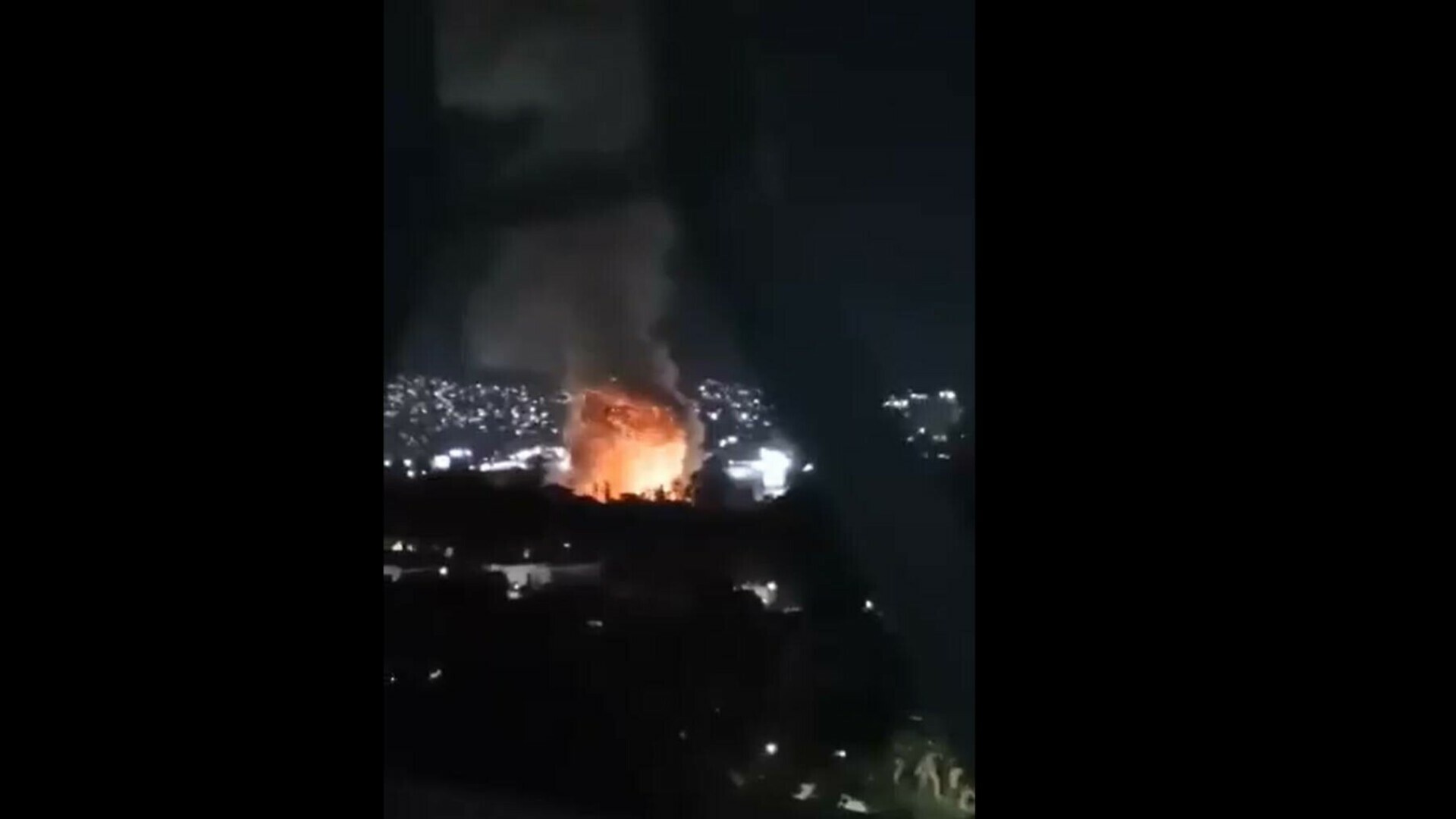 Urme de incendiu la o bază aeriană din Caracas. Venezuela acuză o „agresiune militară” a SUA și declară stare de urgență
