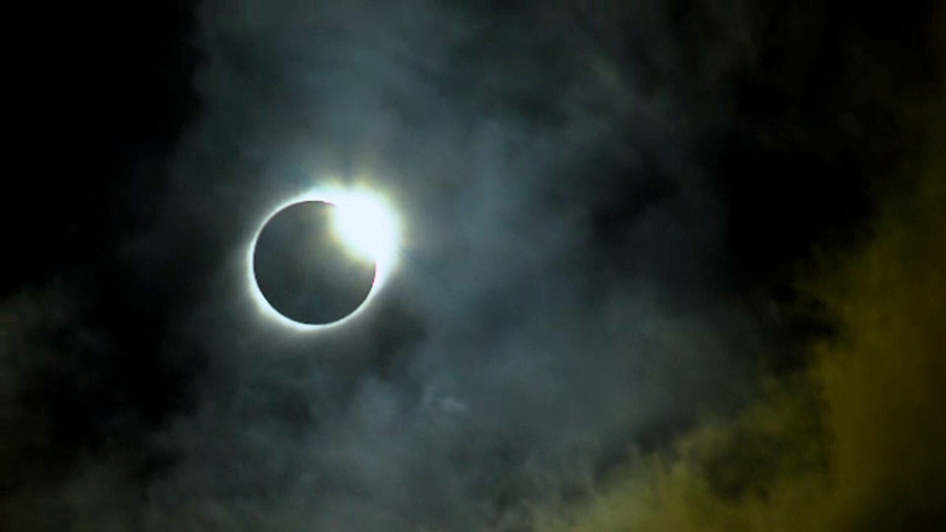 Un an spectaculos pe cer: eclipse, fenomene astronomice rare, comete și planete vizibile cu ochiul liber în 2026