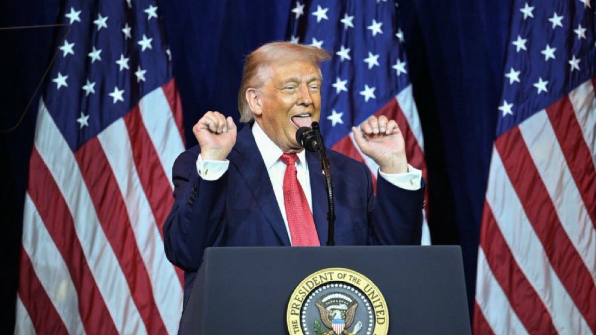 Trump susține că l-a forțat pe Macron să crească prețul medicamentelor în Franța, într-o convorbire negată de Élysée