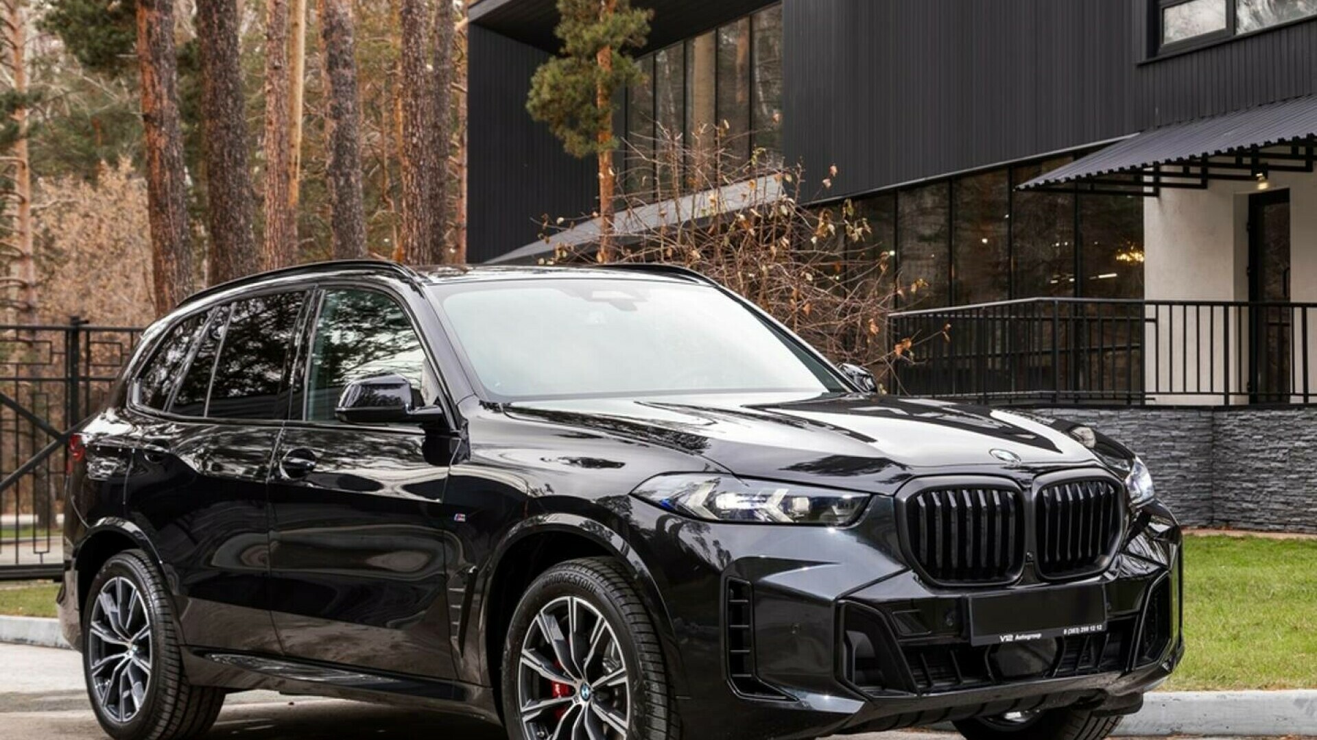 Un bărbat a înscenat furtul unui BMW X5 la Iași pentru a încasa asigurarea de 30.000 euro, dar cheia mașinii l-a dat de gol