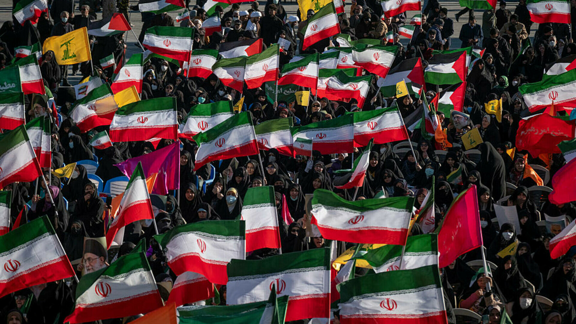 Protestele din Iran, declanșate de problemele economice, s-au extins acum la nivel național, susțin activiștii