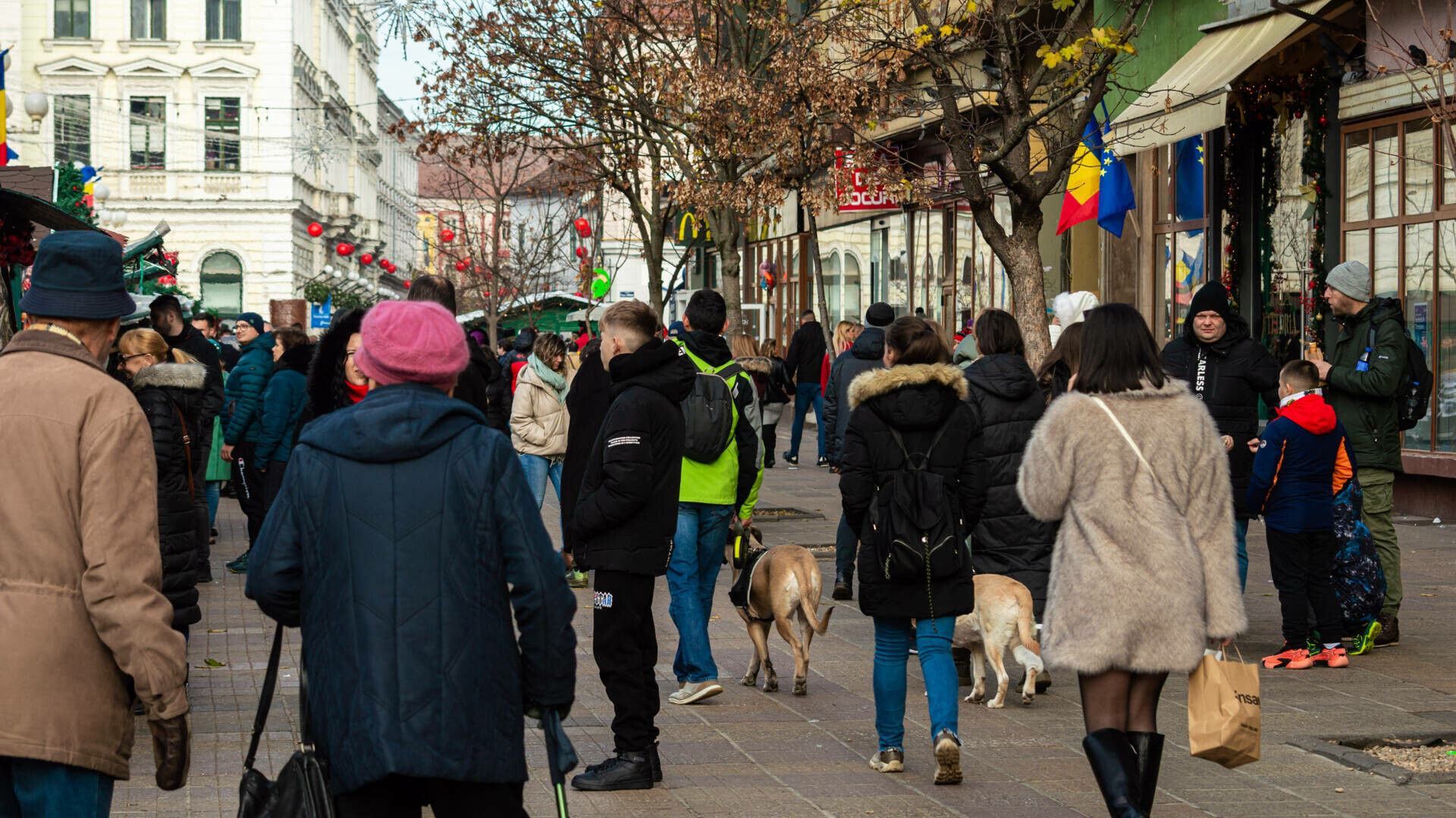 România, campioană la proprietari în UE, dar pe primul loc la supraaglomerare. Patru din zece români trăiesc înghesuiți