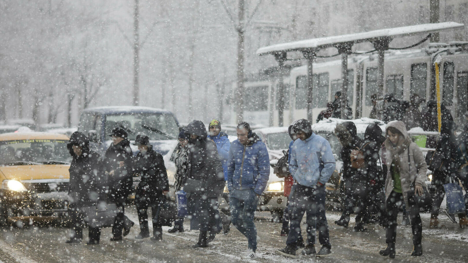 Val de aer arctic peste România. Urmează zile cumplite, cu ger extrem și ninsori abundente. Când scăpăm de Codul galben