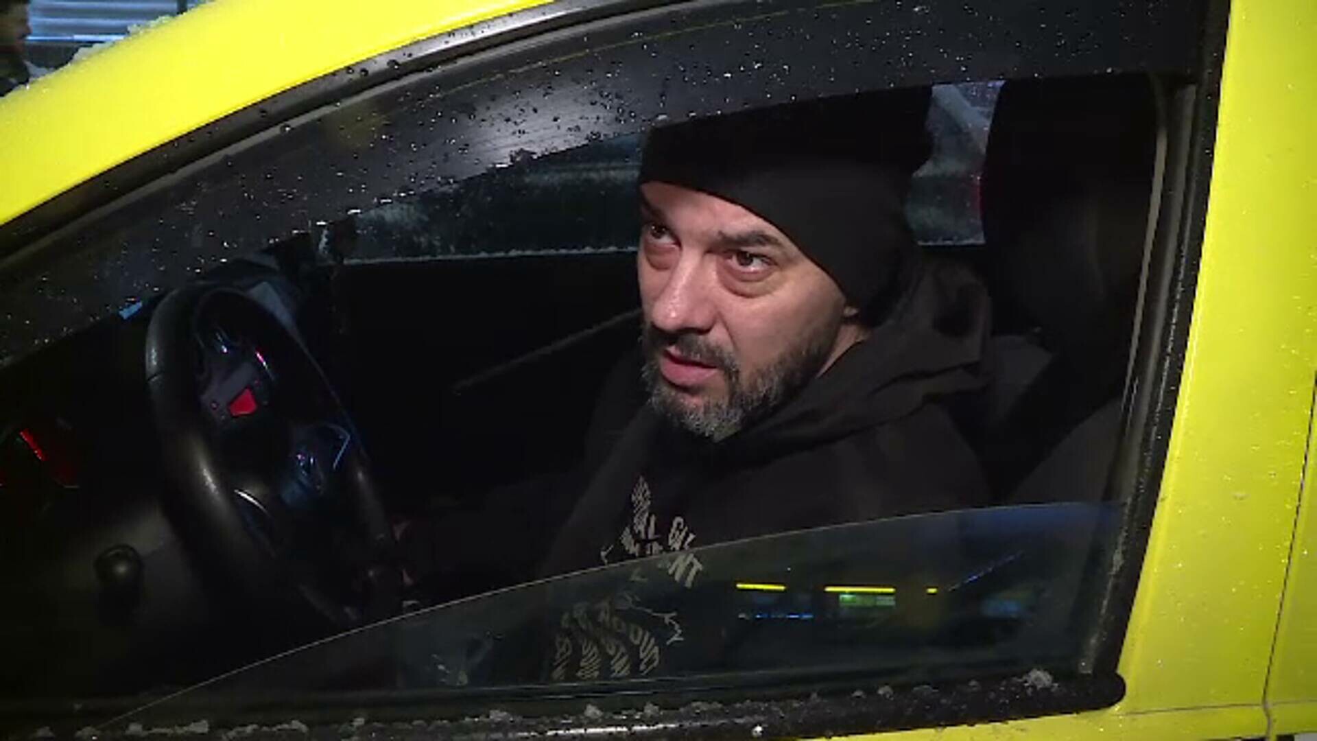 Ninsoare în București. Șoferii s-au confruntat cu probleme în trafic chiar daca s-a deszăpezit. „Exagerat de prost”