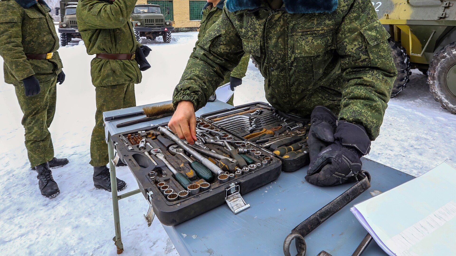 Statul care reintroduce serviciul militar obligatoriu. Mii de tineri vor începe instruirea pe 1 februarie