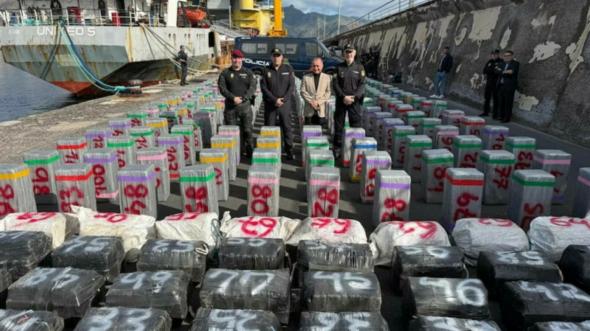 Captură record în Spania. Aproape 10 tone de cocaină au fost descoperite îngropate în sare pe o navă. FOTO & VIDEO