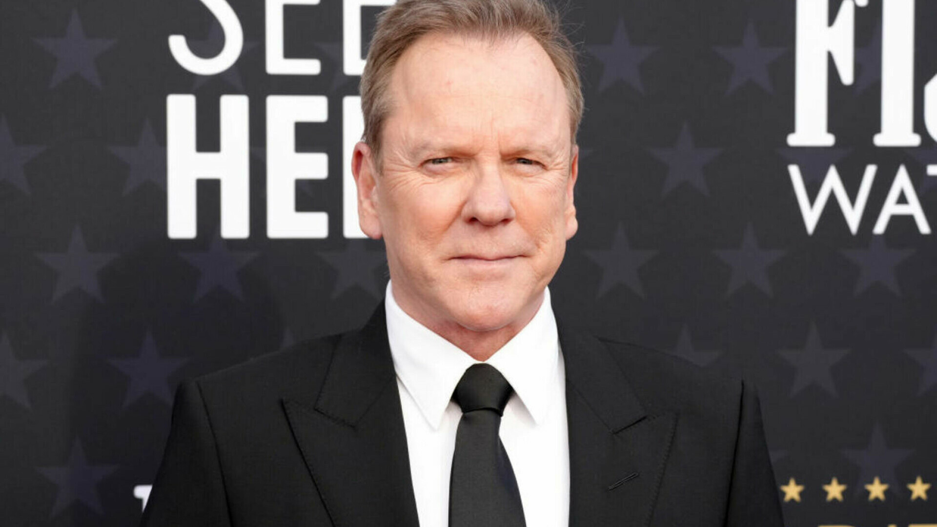 Actorul Kiefer Sutherland a fost arestat după ce ar fi agresat și amenințat un șofer de ride-sharing