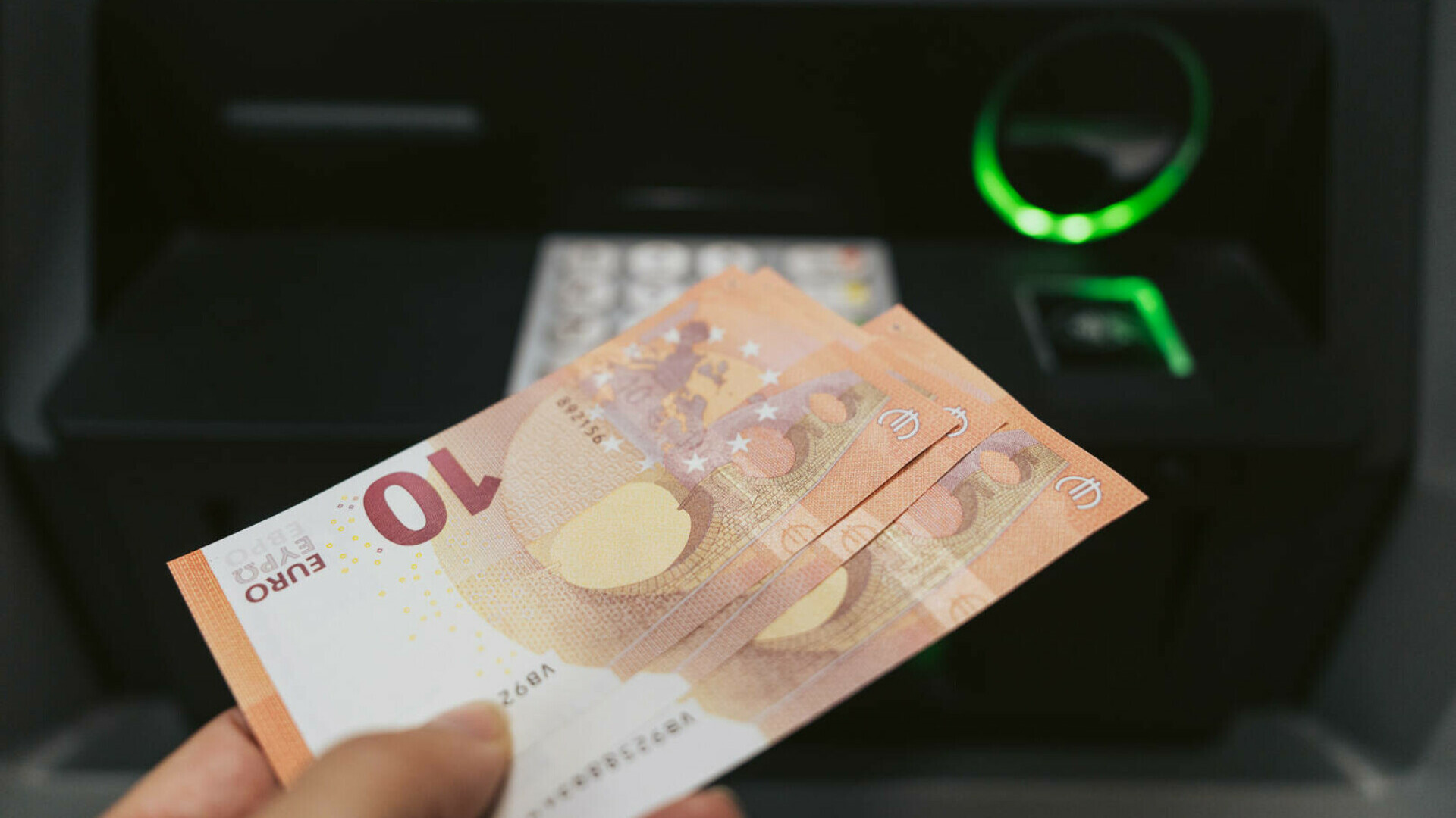 Problemele cu care s-a confruntat Bulgaria timp de două săptămâni de la trecerea în zona euro. Ce blocaje provizorii au fost