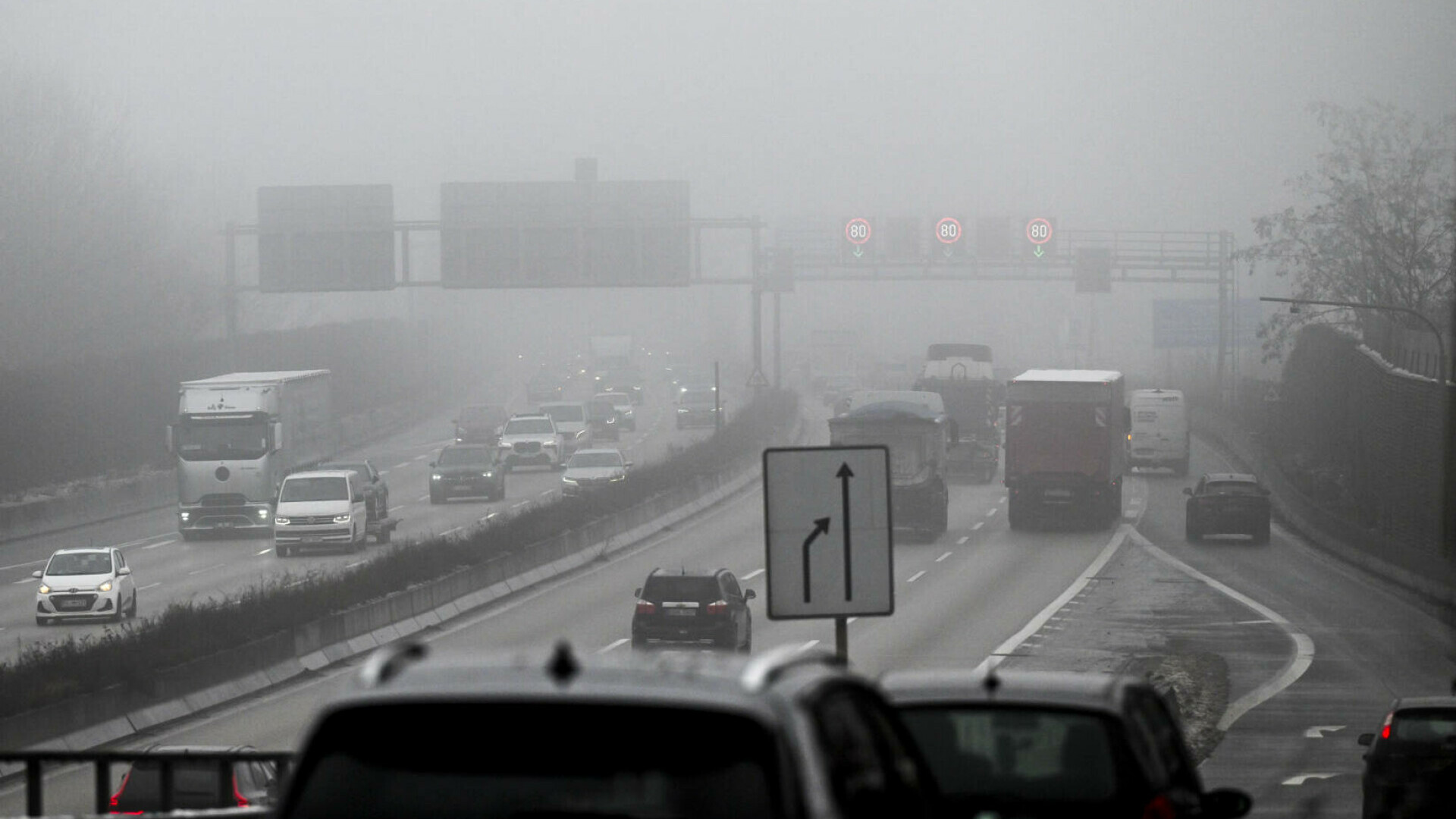 Un șofer român s-a urcat beat la volan și a mers 30 de km pe contrasens pe o autostradă din Germania. Avea alcoolemie mare