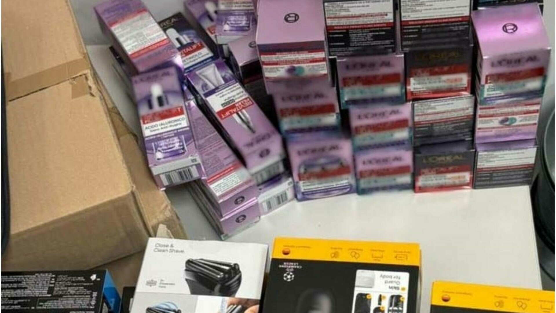 Un român de 19 ani, arestat în Italia după ce a încercat să iasă dintr-un supermarket cu marfă de peste 2.300 de euro