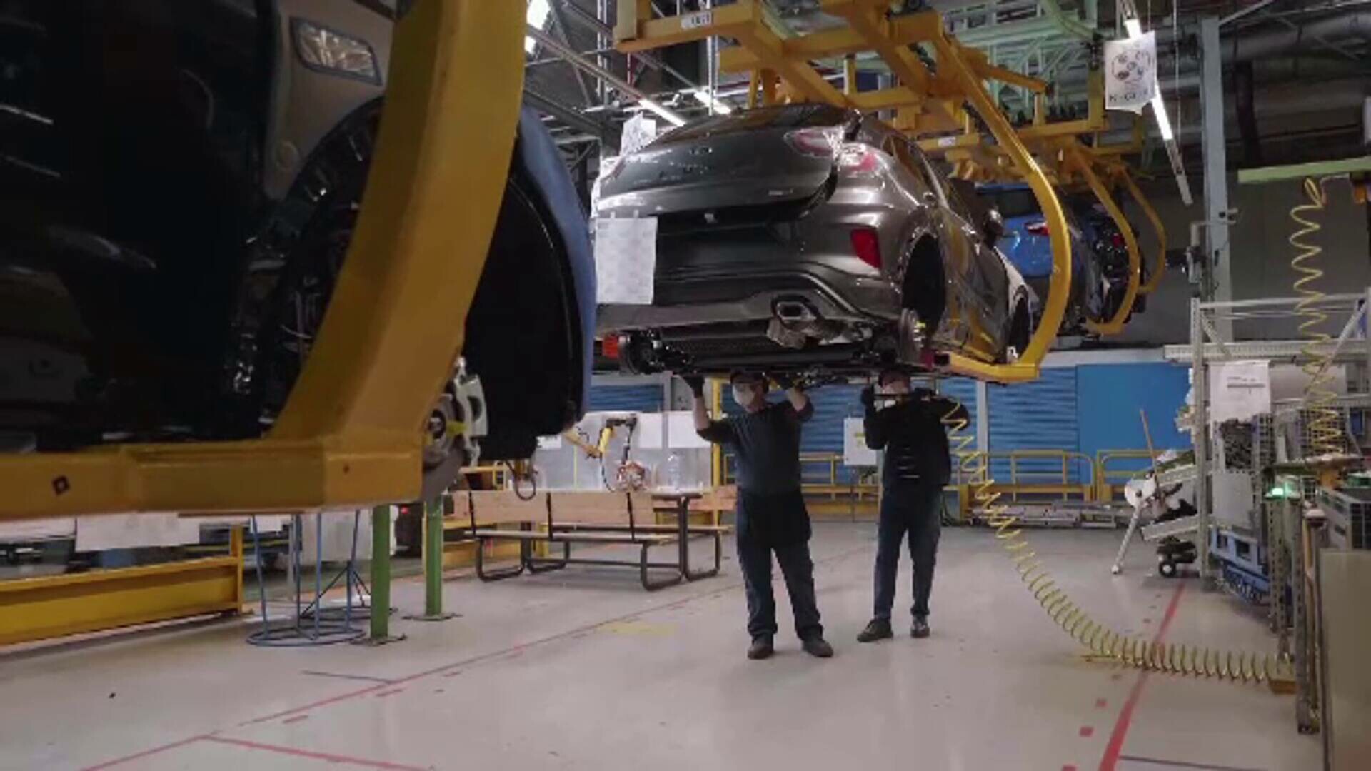 România a produs mai puține autovehicule anul trecut. Doi producători de top își pregătesc revanșa în 2026 cu modele noi