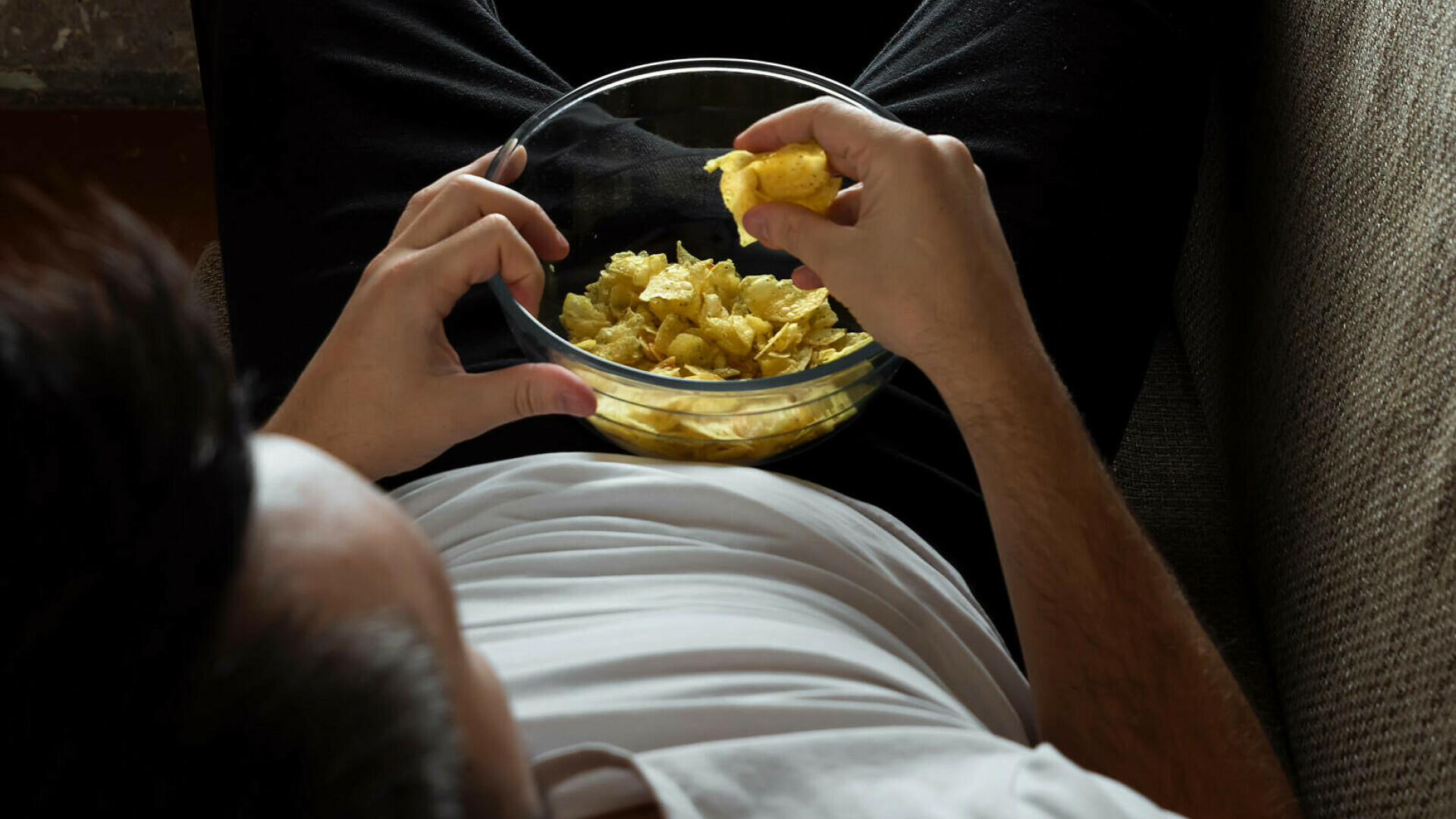 Chiar și cei mai sedentari oameni vor trăi mai mult dacă fac asta doar 5 minute pe zi. Bonus: Rețeta pentru 10 ani în plus