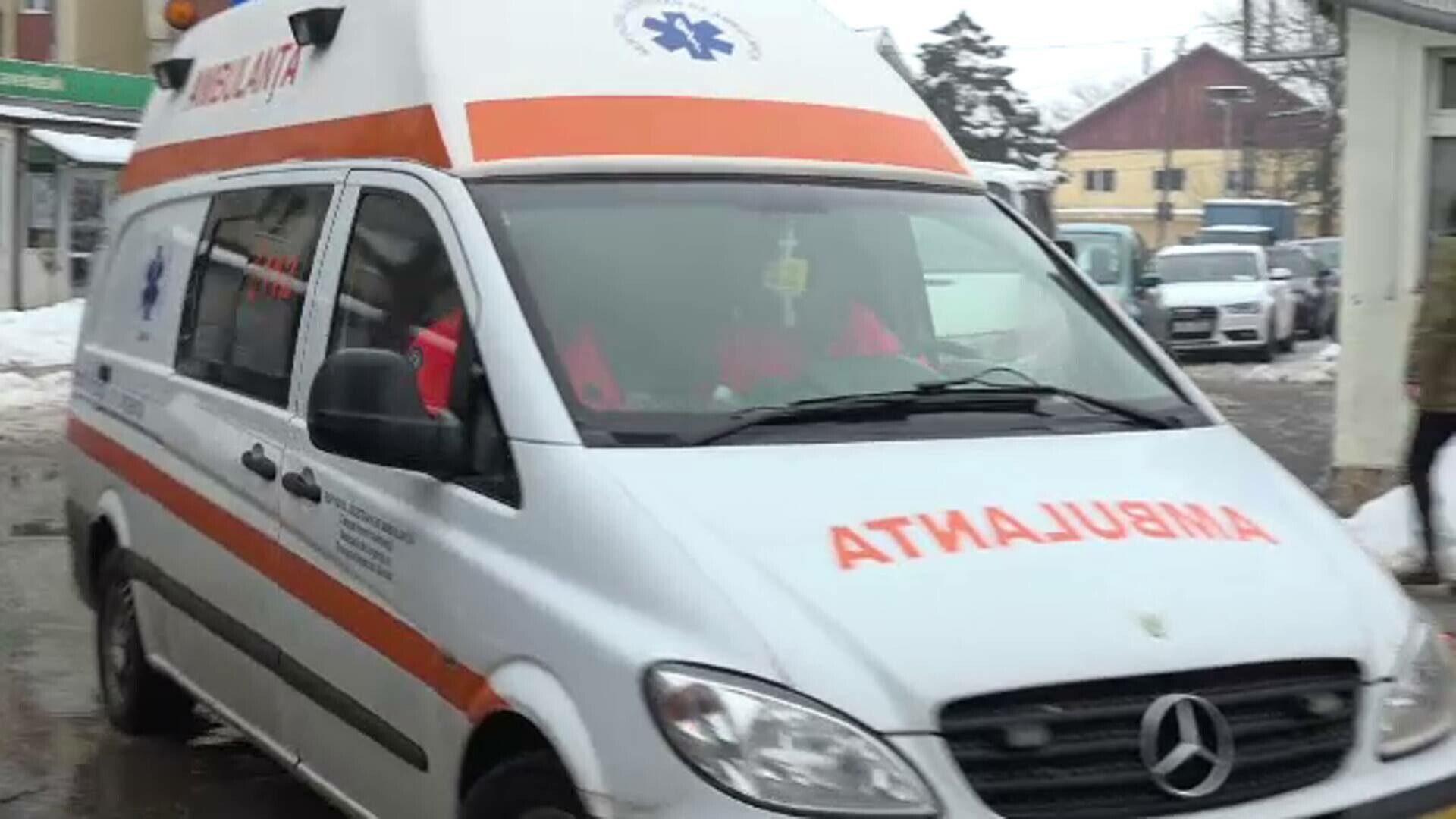 O femeie de 42 de ani din Aiud a născut acasă, în baie, și a doua zi a mers la spital. Acasă lăsase un tablou tragic