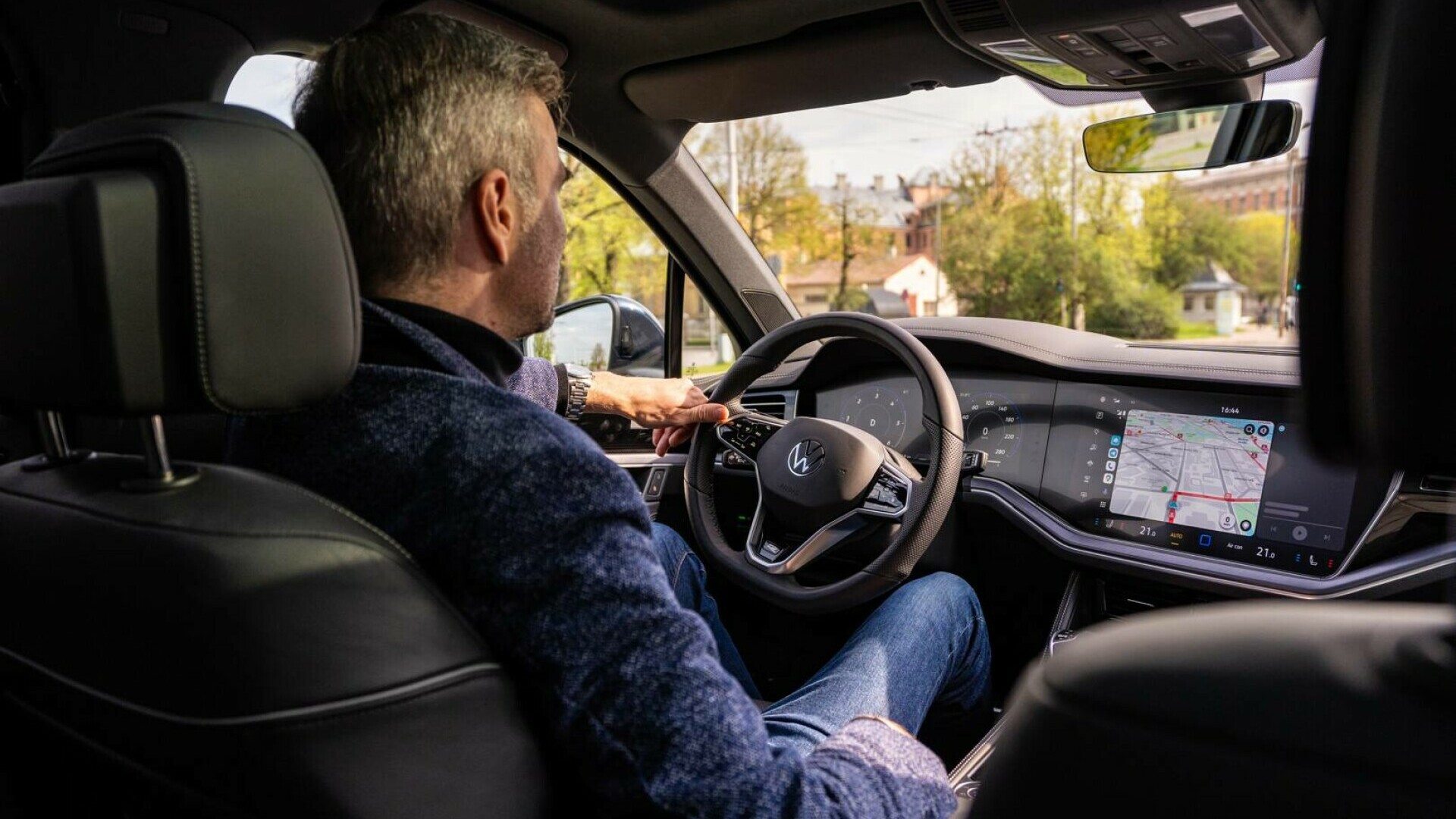 Volkswagen va folosi datele de senzori și imaginile provenite de la mașinile clienților din România. Ce înseamnă asta