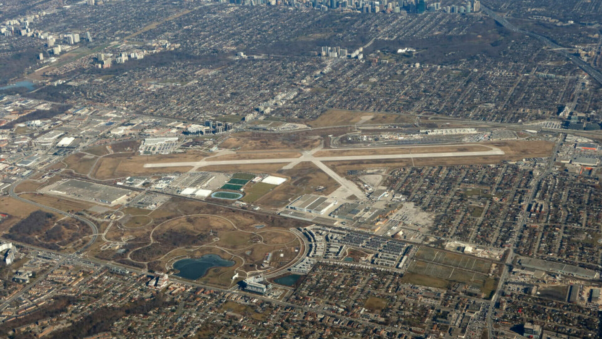 Un aeroport abandonat va fi transformat într-un oraș de 21 miliarde de dolari. Ar putea găzdui până la 83.500 de locuitori